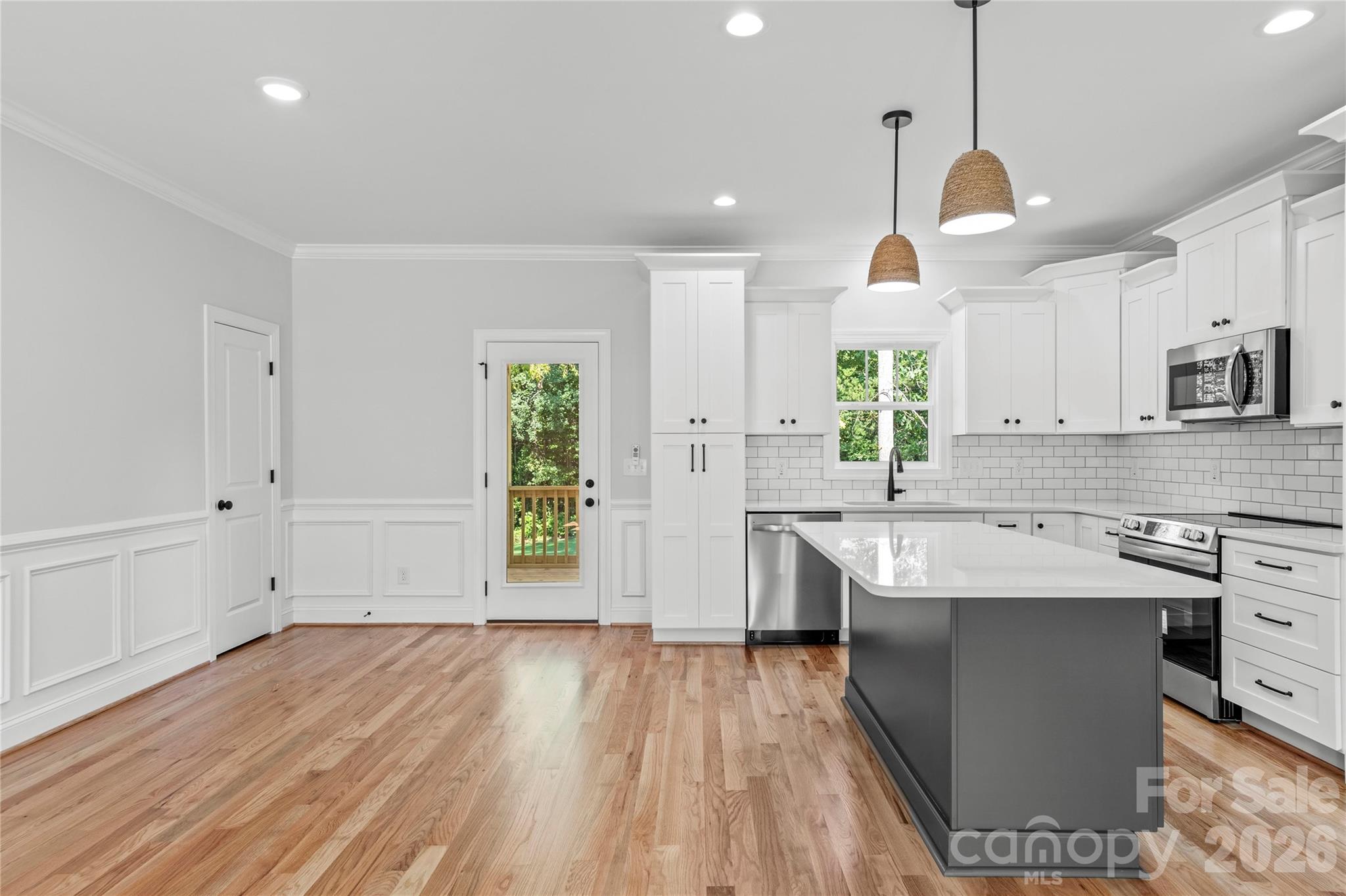 2850 Leonard Road — Lexington