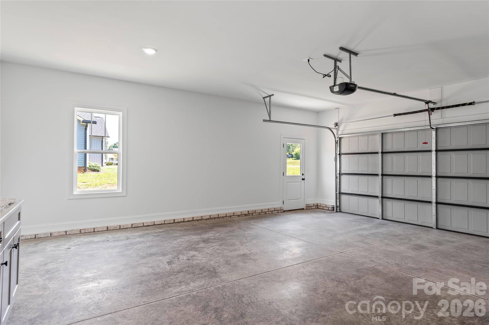 2850 Leonard Road — Lexington