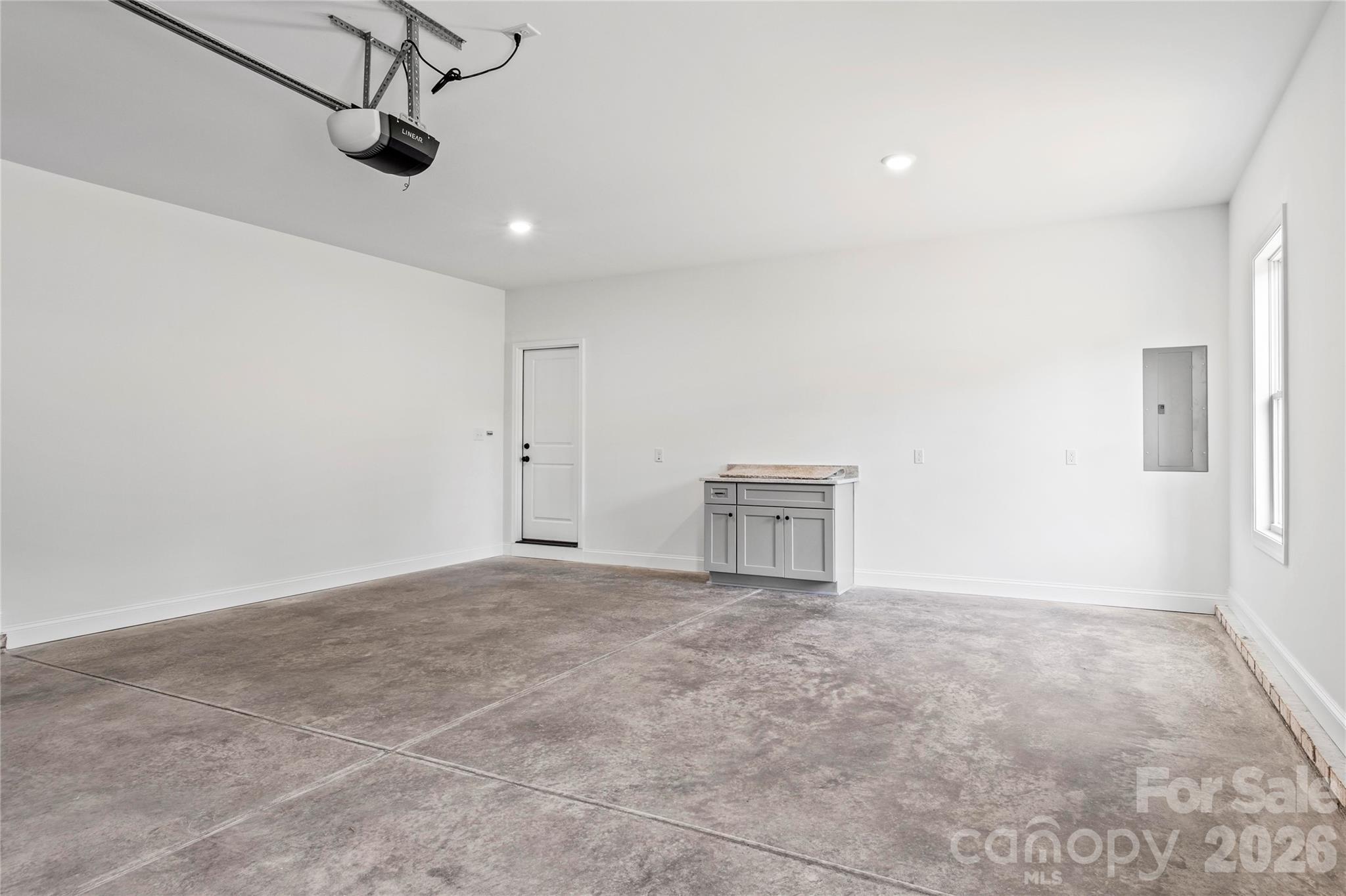 2850 Leonard Road — Lexington