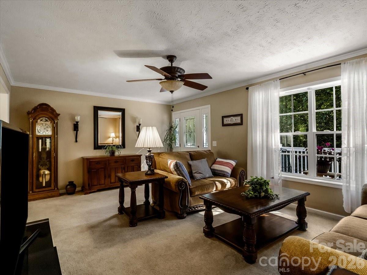 195 Banjo Branch Road — Burnsville