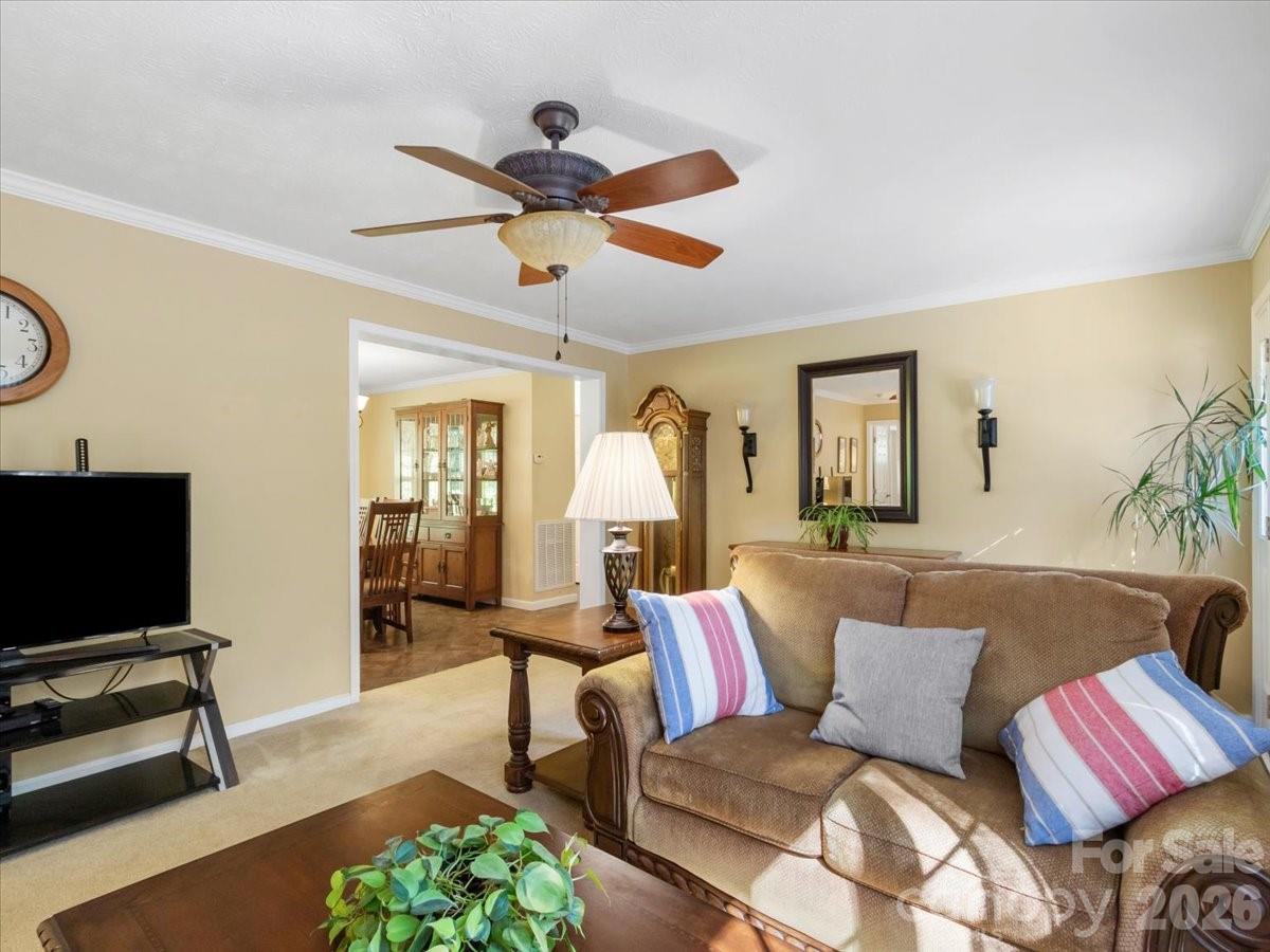 195 Banjo Branch Road — Burnsville