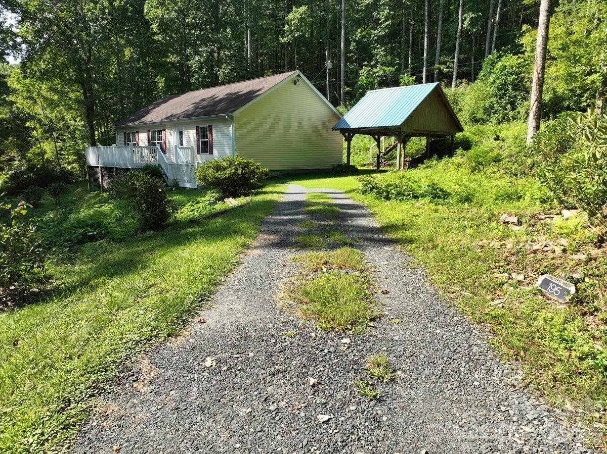 195 Banjo Branch Road — Burnsville