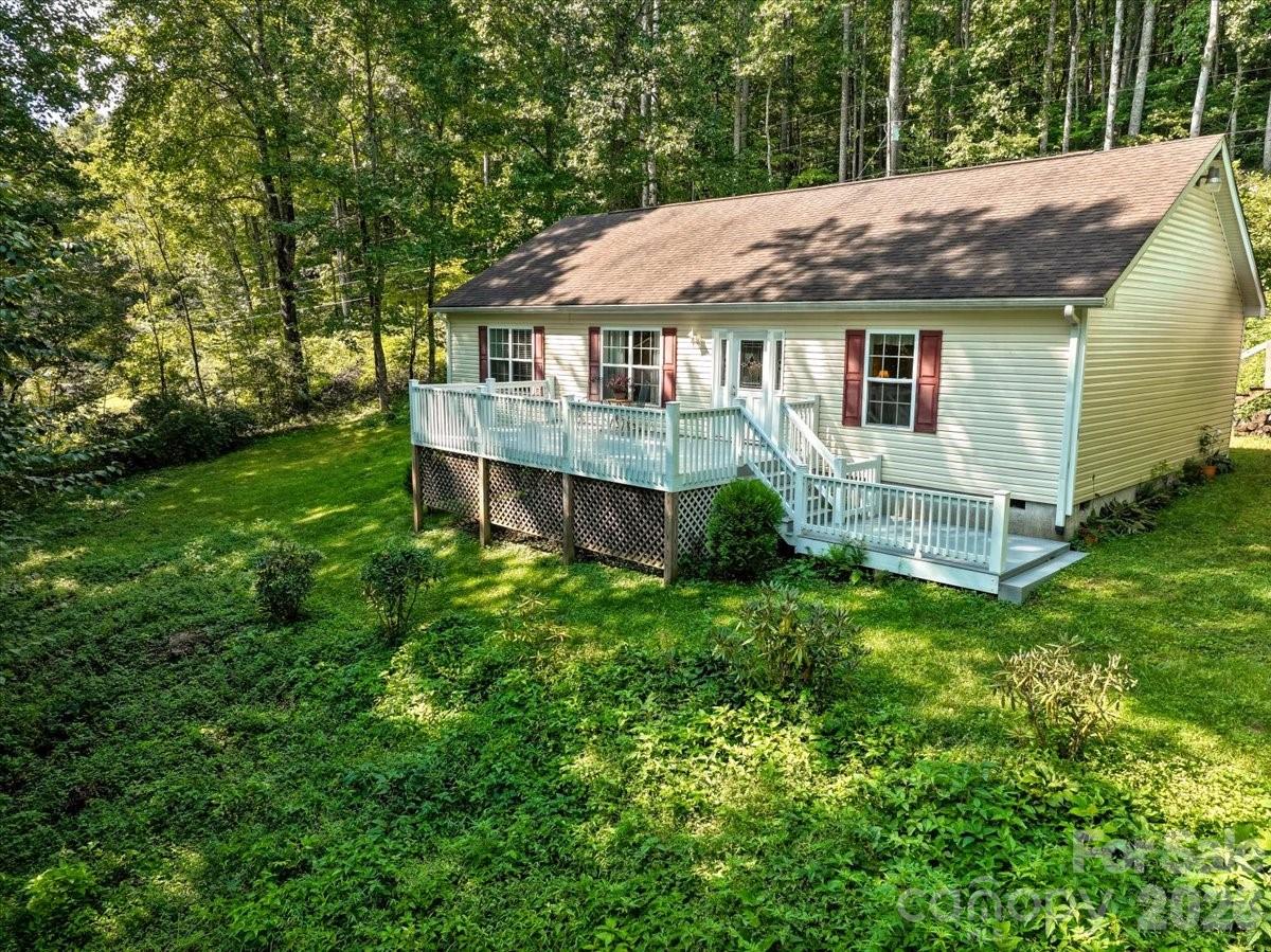 195 Banjo Branch Road — Burnsville