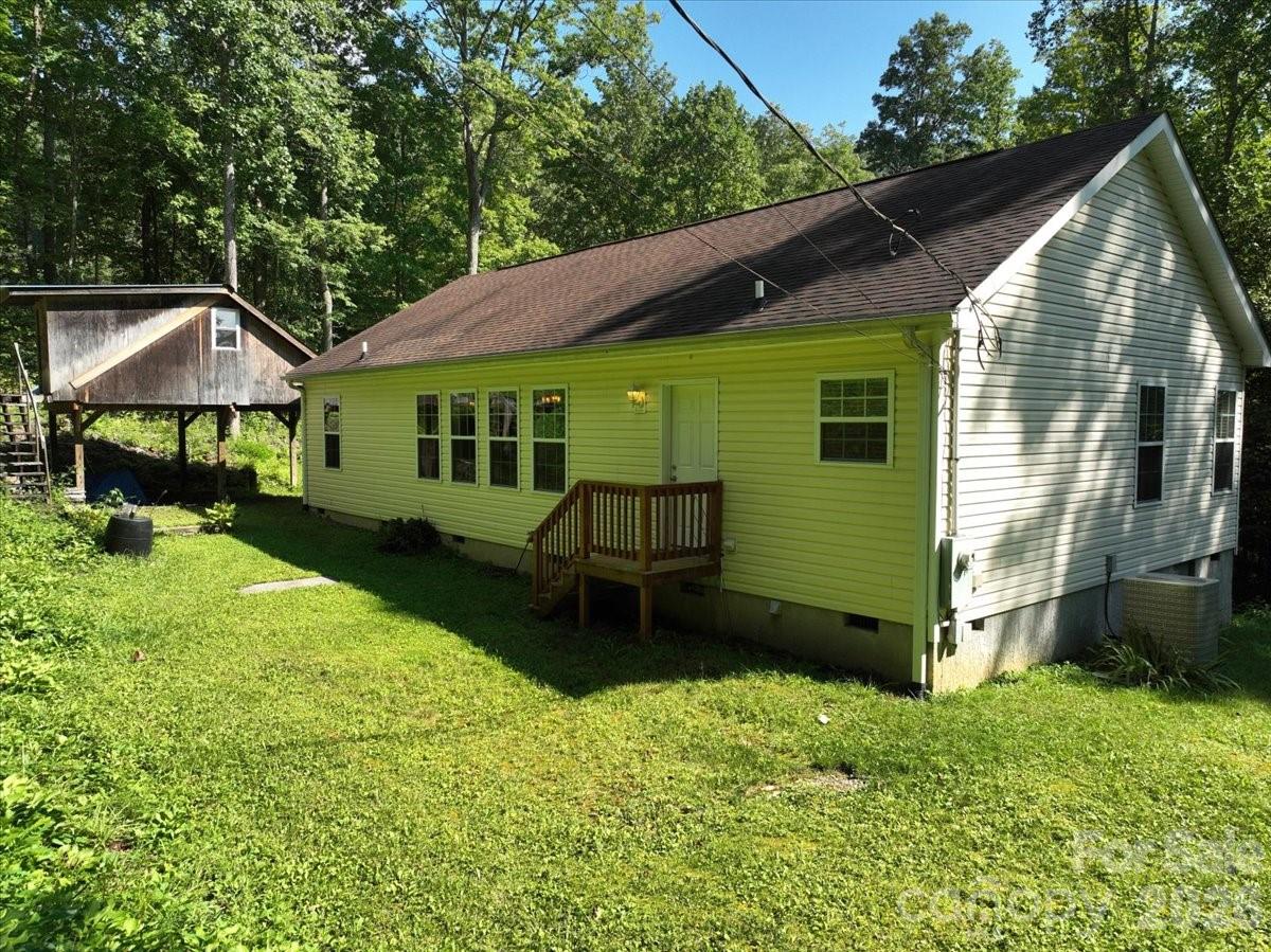 195 Banjo Branch Road — Burnsville