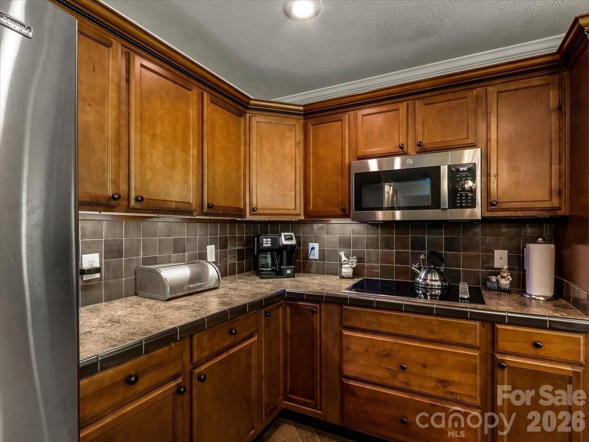 195 Banjo Branch Road — Burnsville