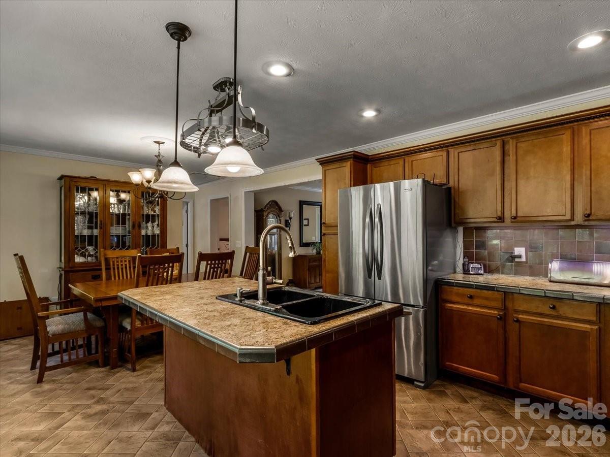 195 Banjo Branch Road — Burnsville