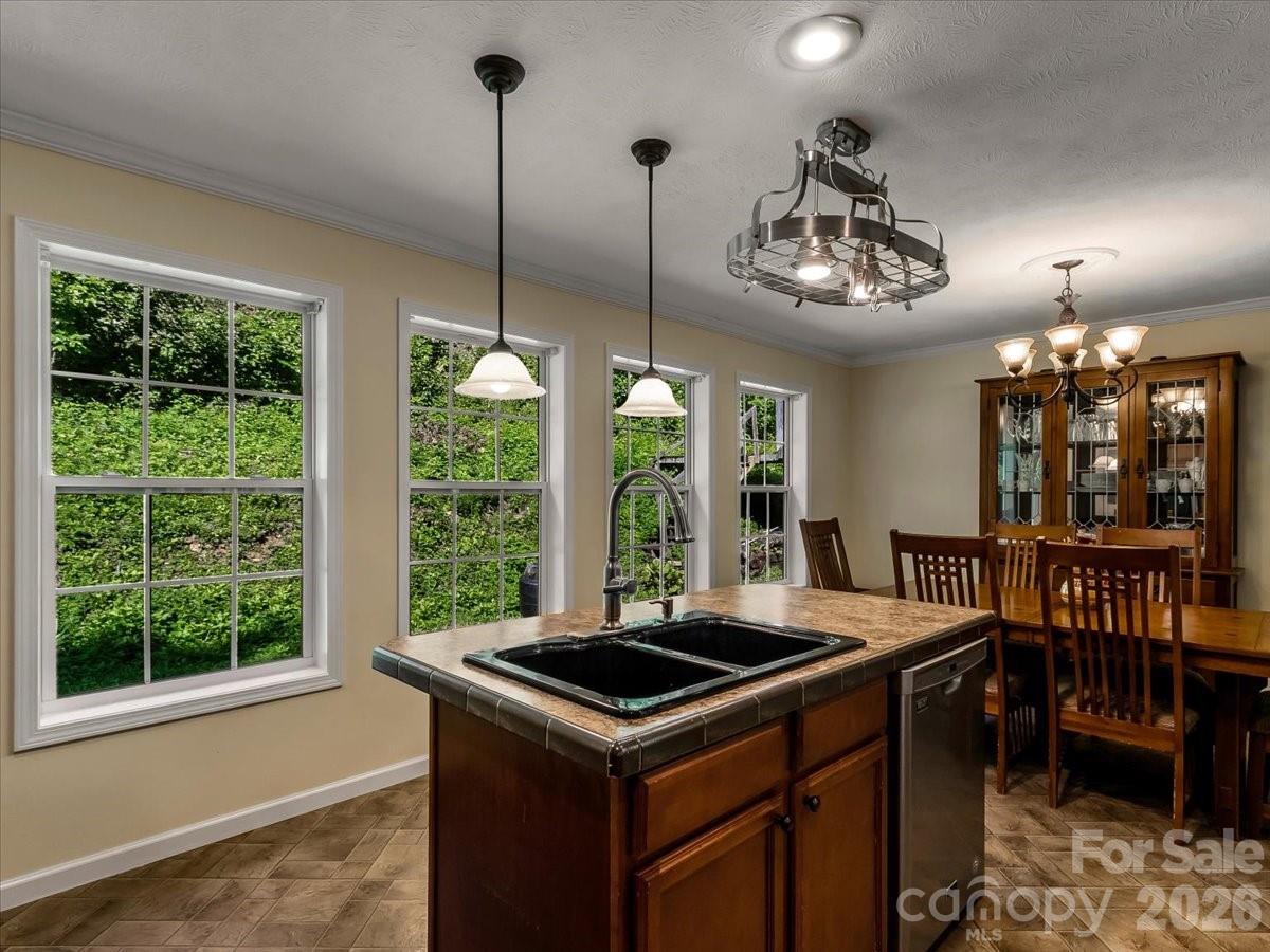 195 Banjo Branch Road — Burnsville