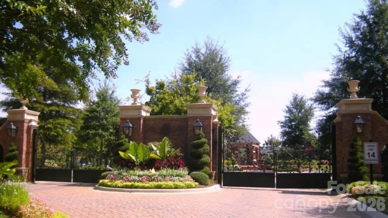 8820 Heydon Hall Circle — Charlotte