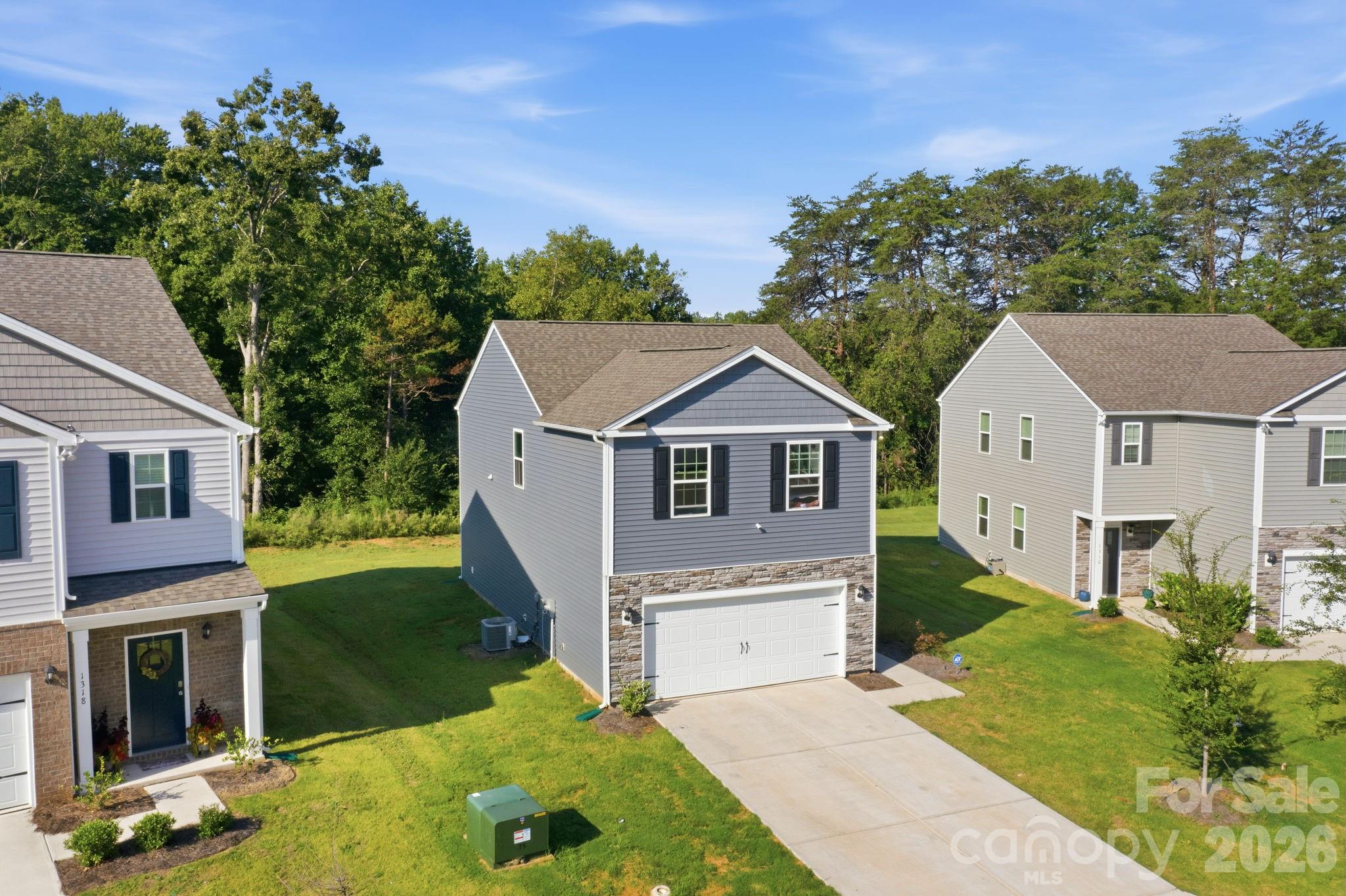 1314 37th Avenue Lane NE — Hickory