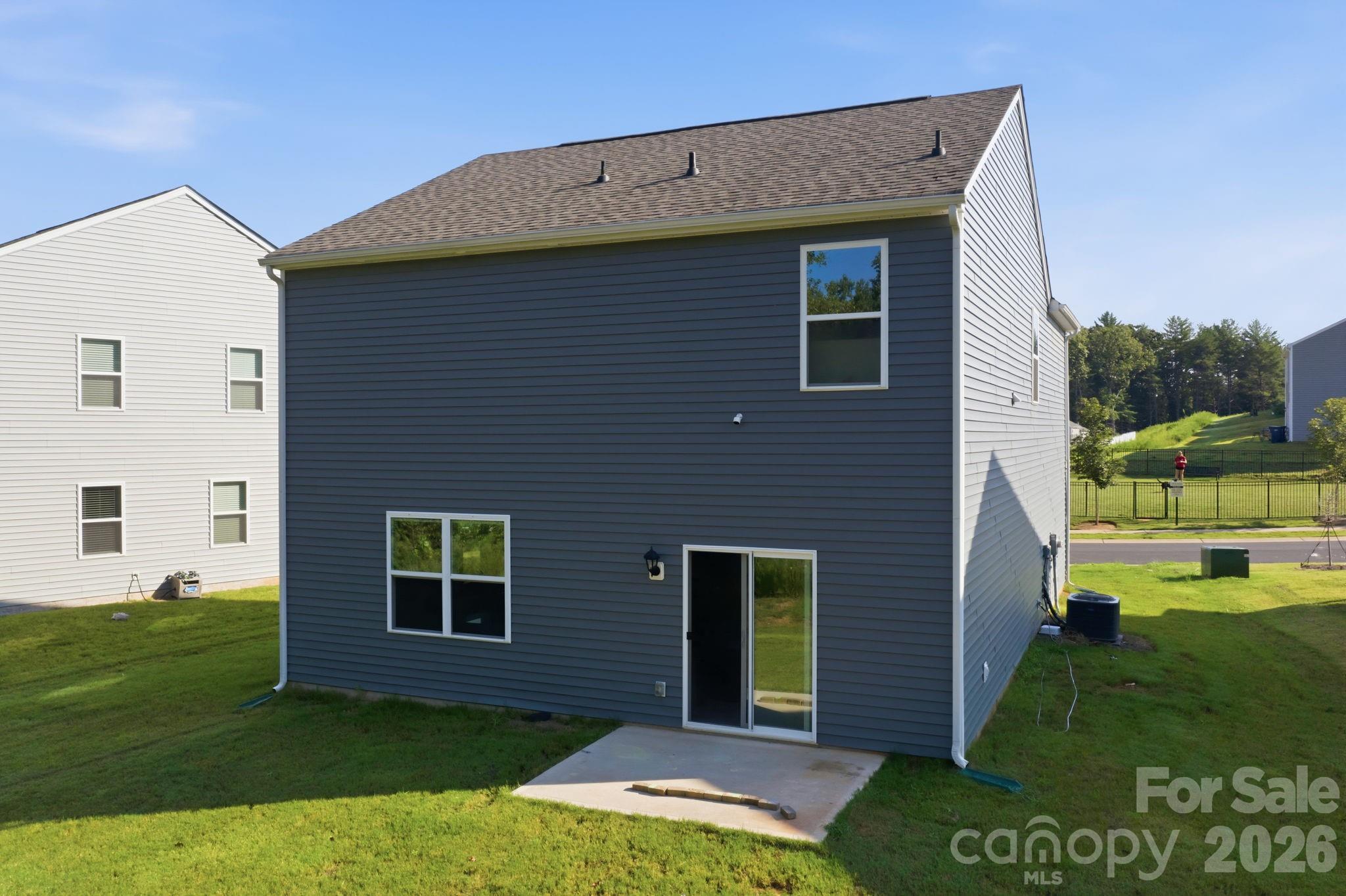 1314 37th Avenue Lane NE — Hickory