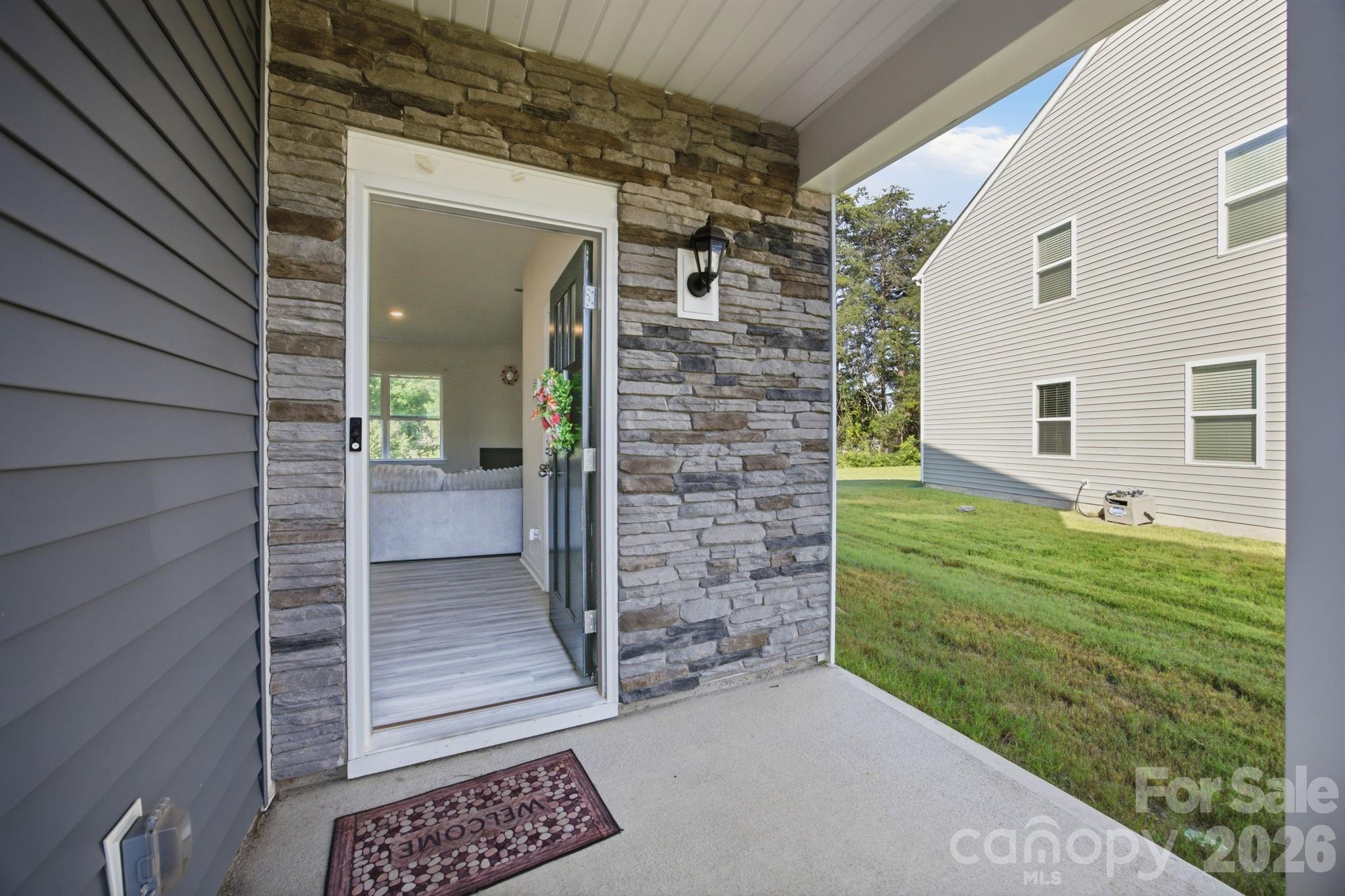 1314 37th Avenue Lane NE — Hickory