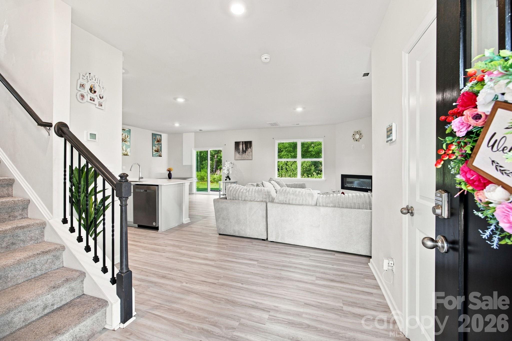 1314 37th Avenue Lane NE — Hickory
