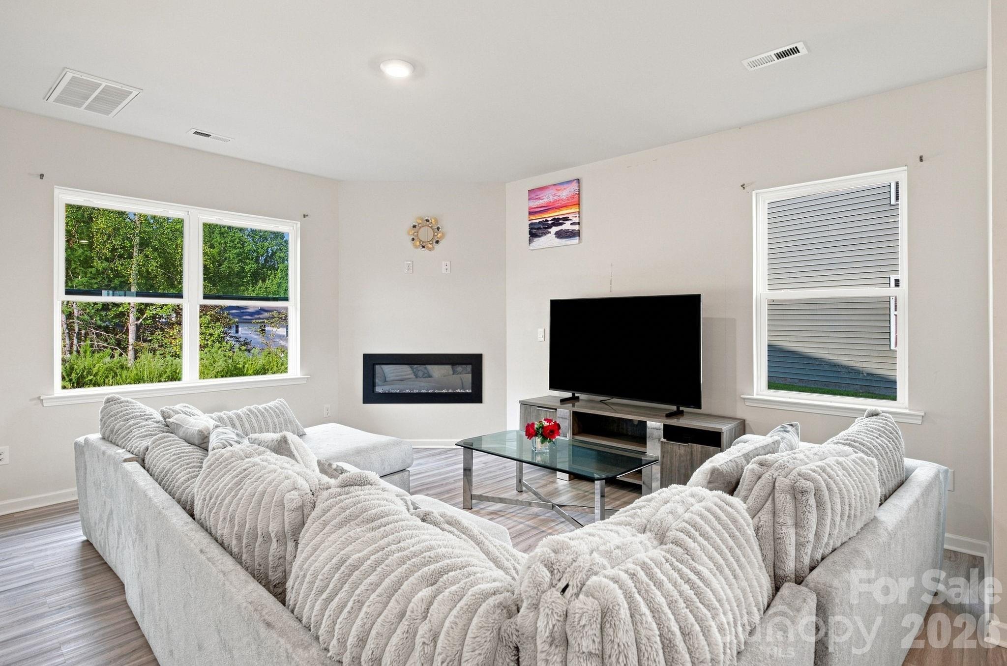 1314 37th Avenue Lane NE — Hickory