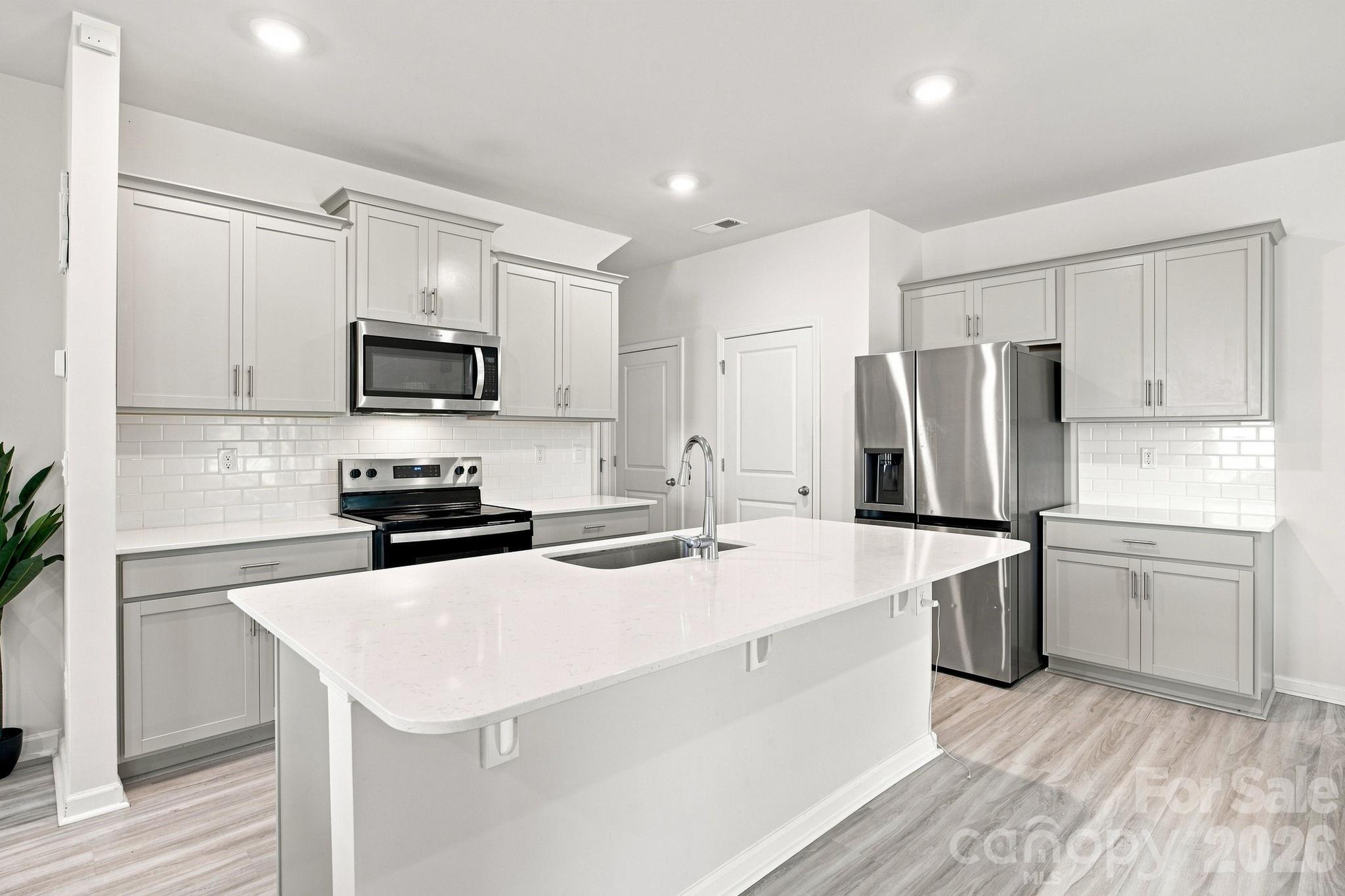 1314 37th Avenue Lane NE — Hickory