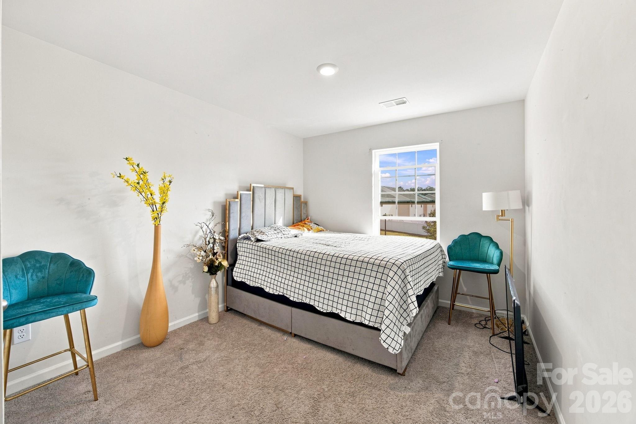 1314 37th Avenue Lane NE — Hickory