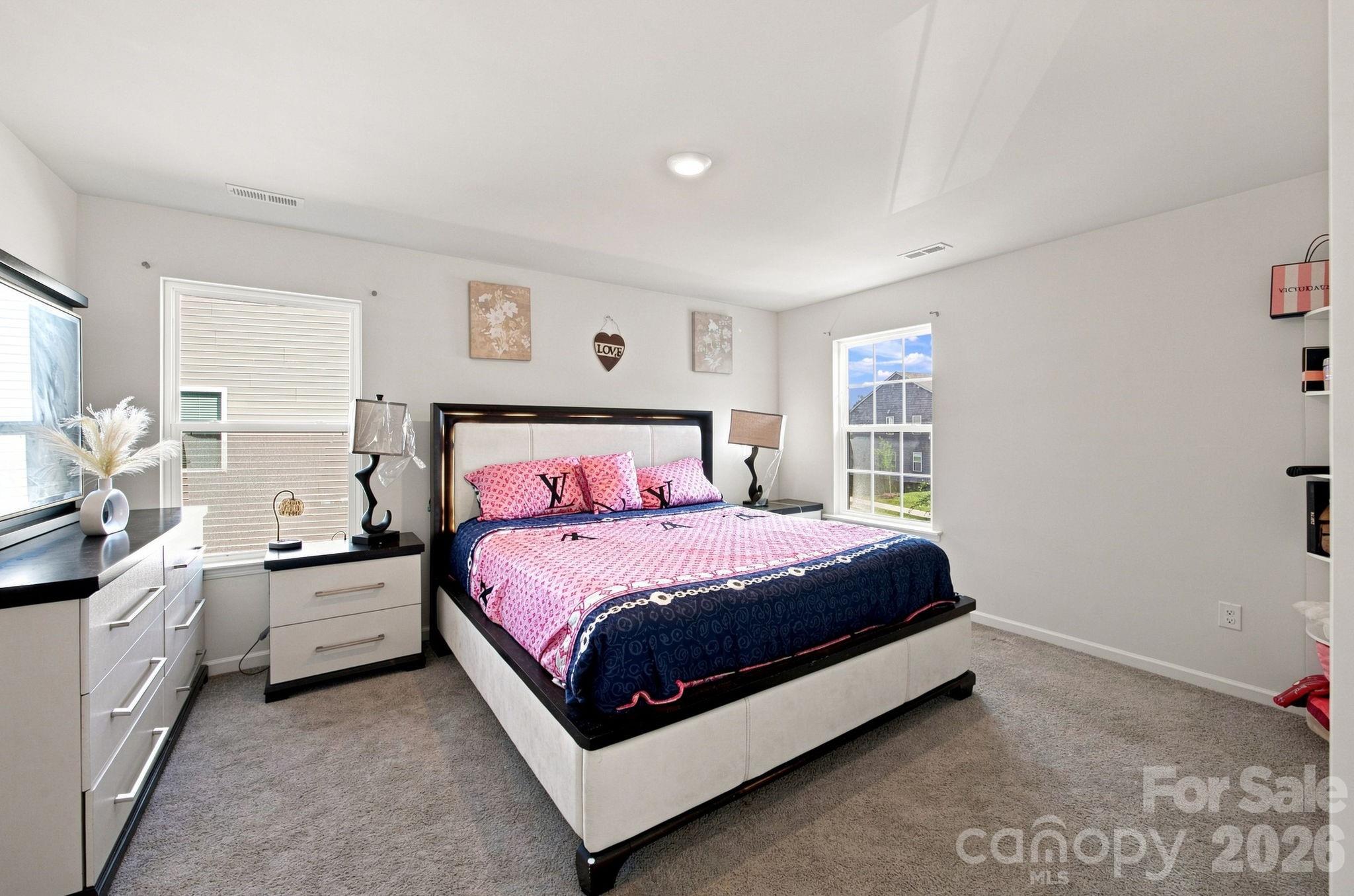1314 37th Avenue Lane NE — Hickory