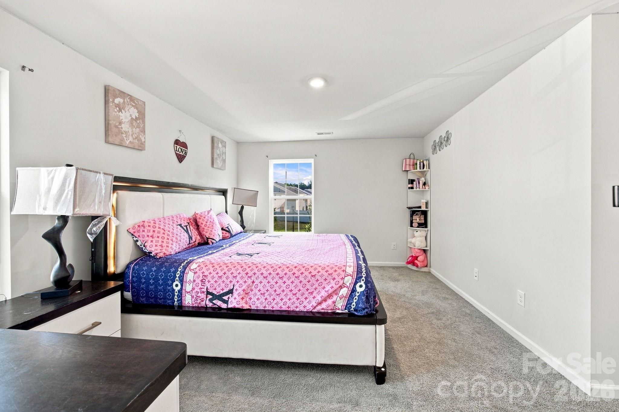 1314 37th Avenue Lane NE — Hickory