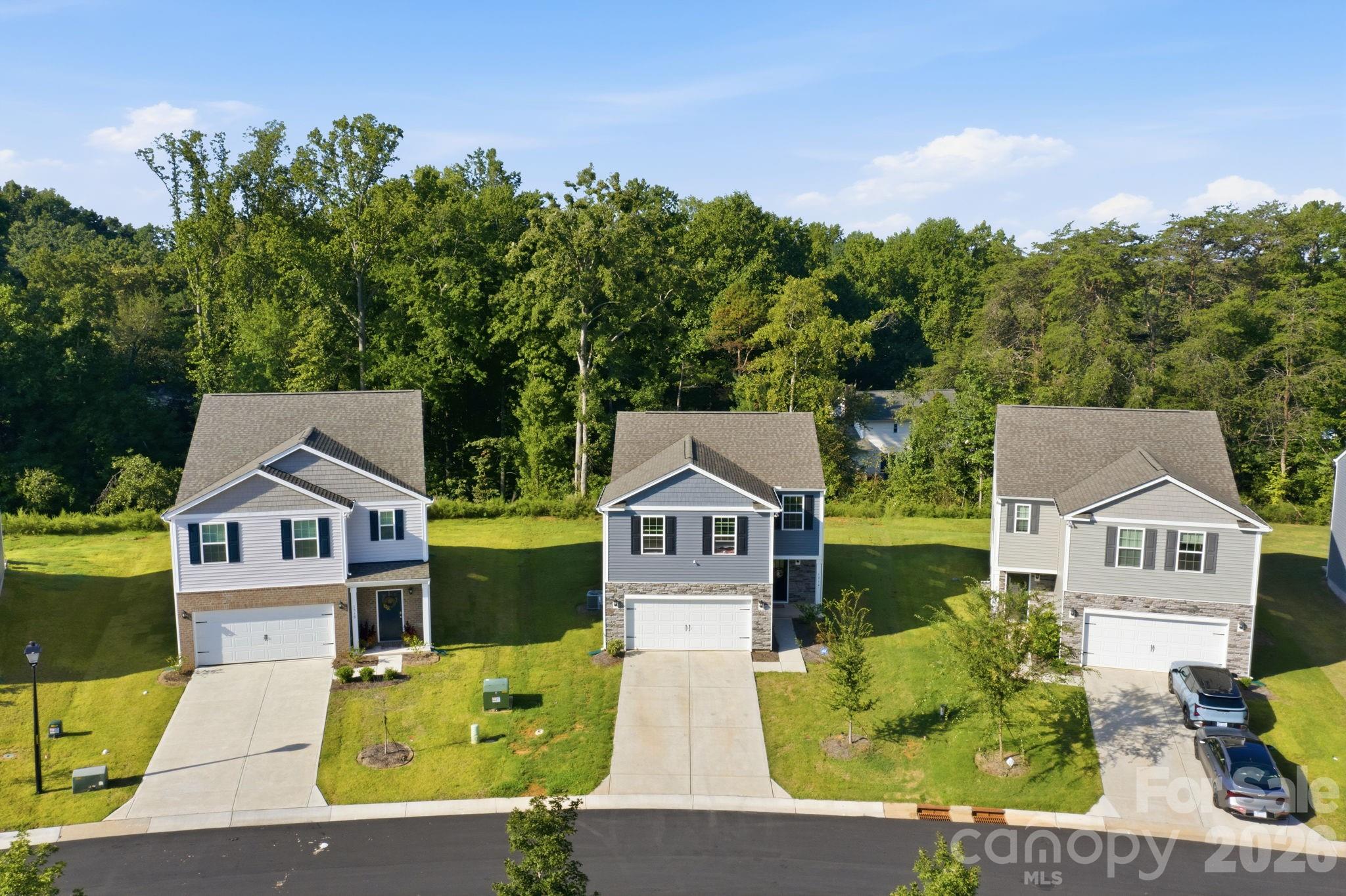 1314 37th Avenue Lane NE — Hickory