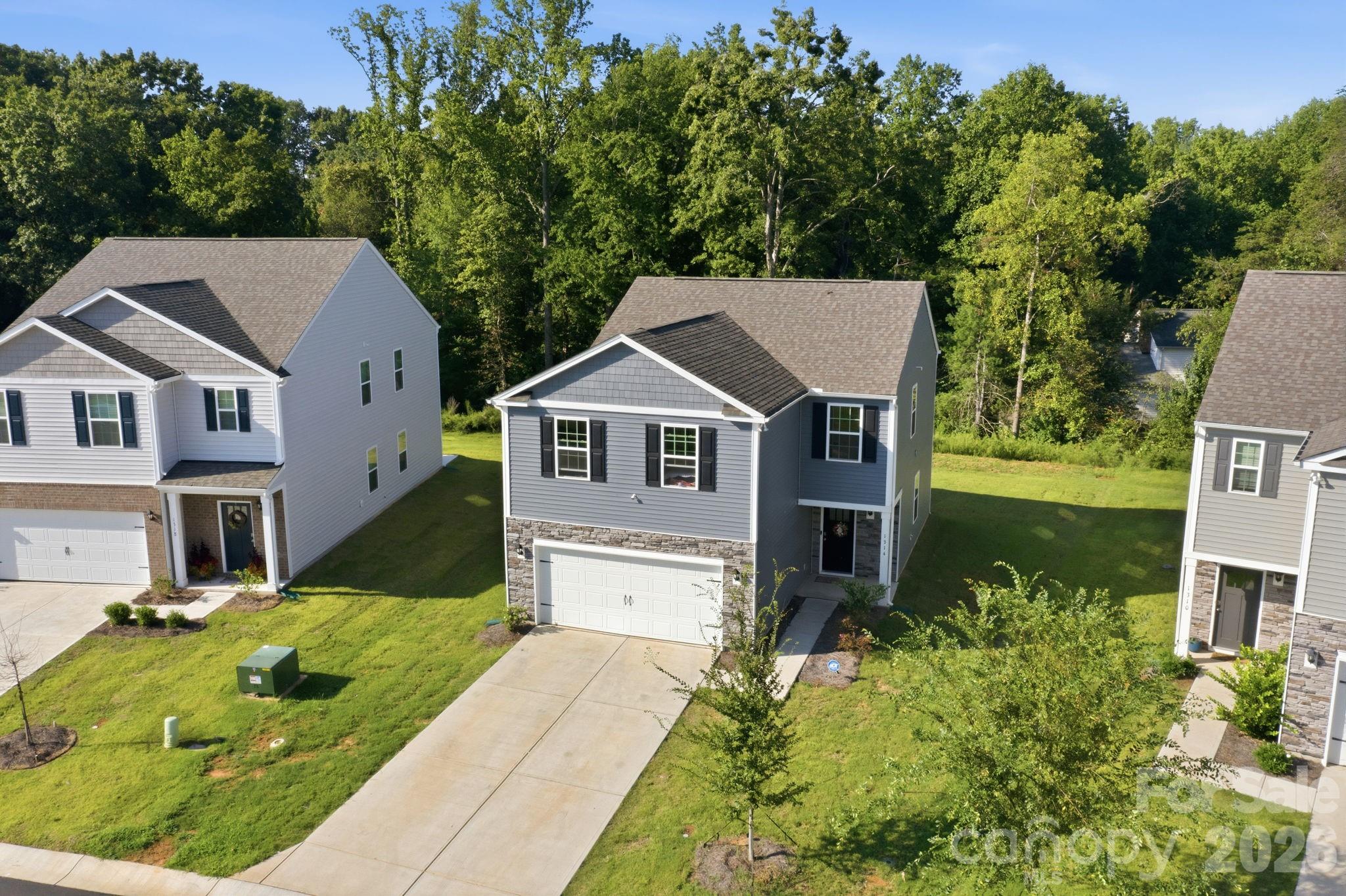 1314 37th Avenue Lane NE — Hickory