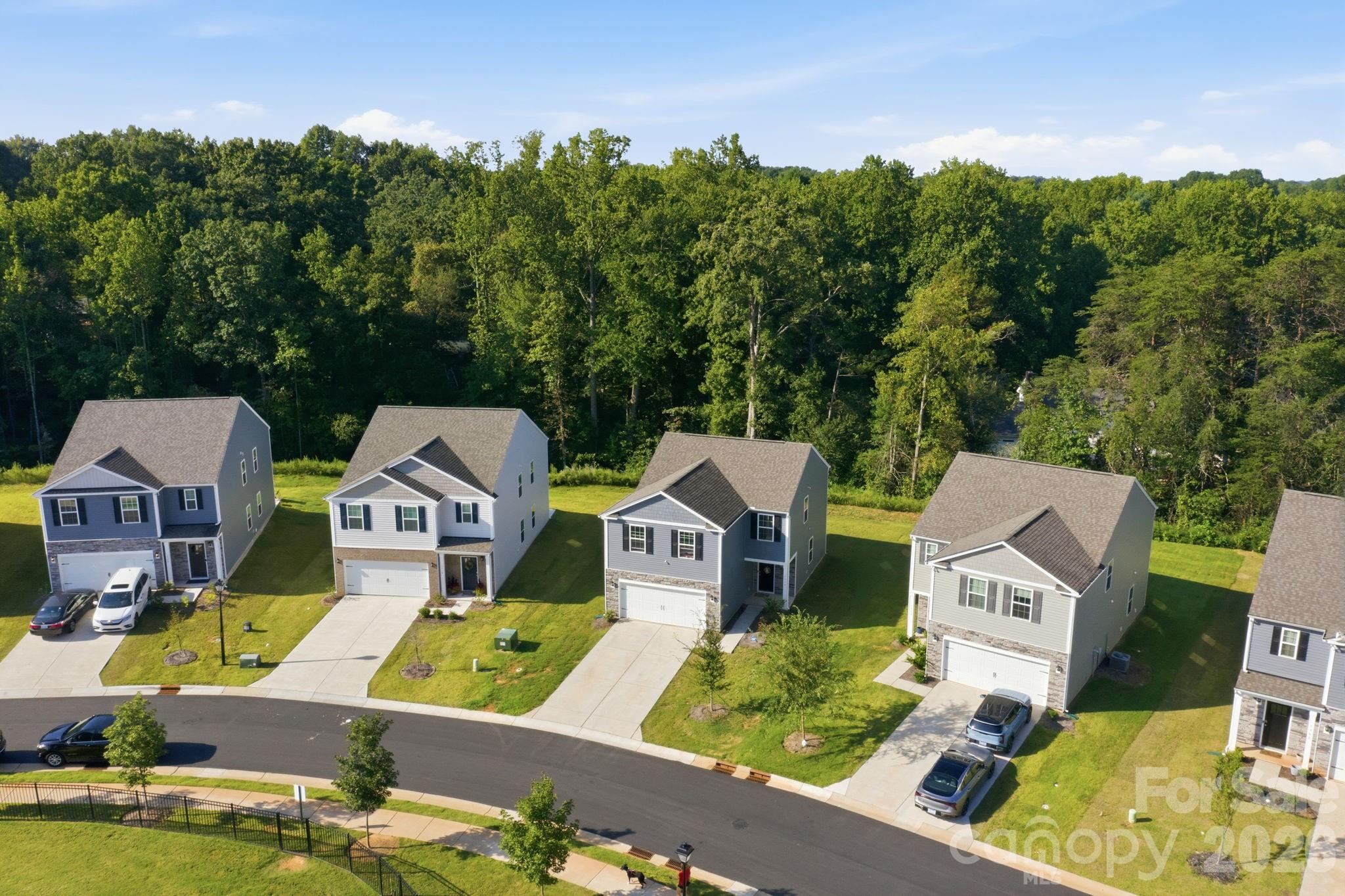 1314 37th Avenue Lane NE — Hickory