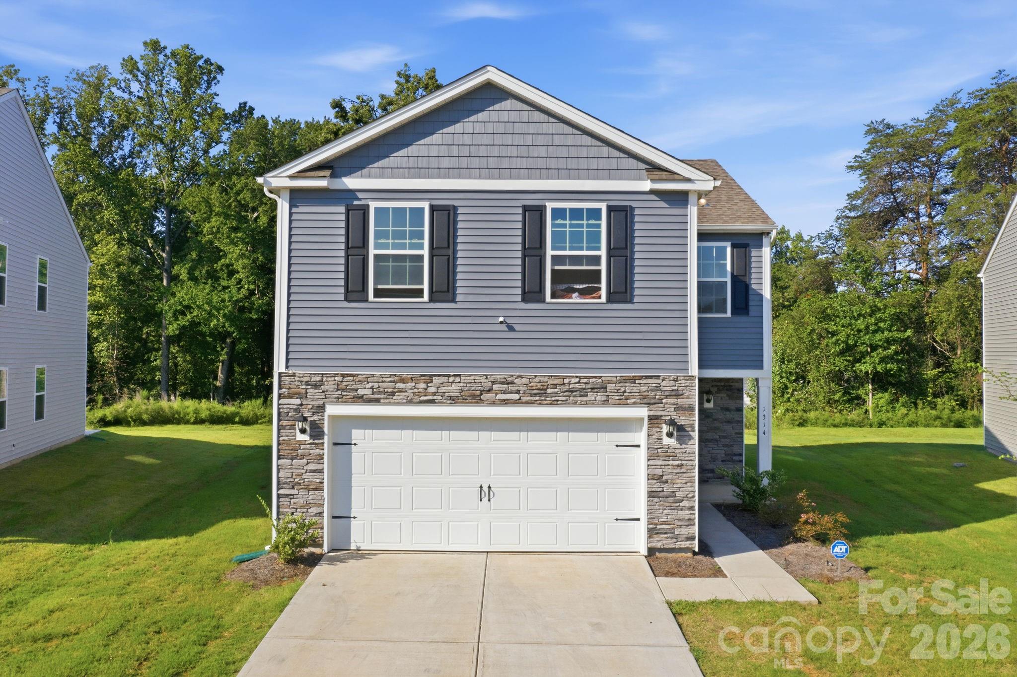 1314 37th Avenue Lane NE — Hickory