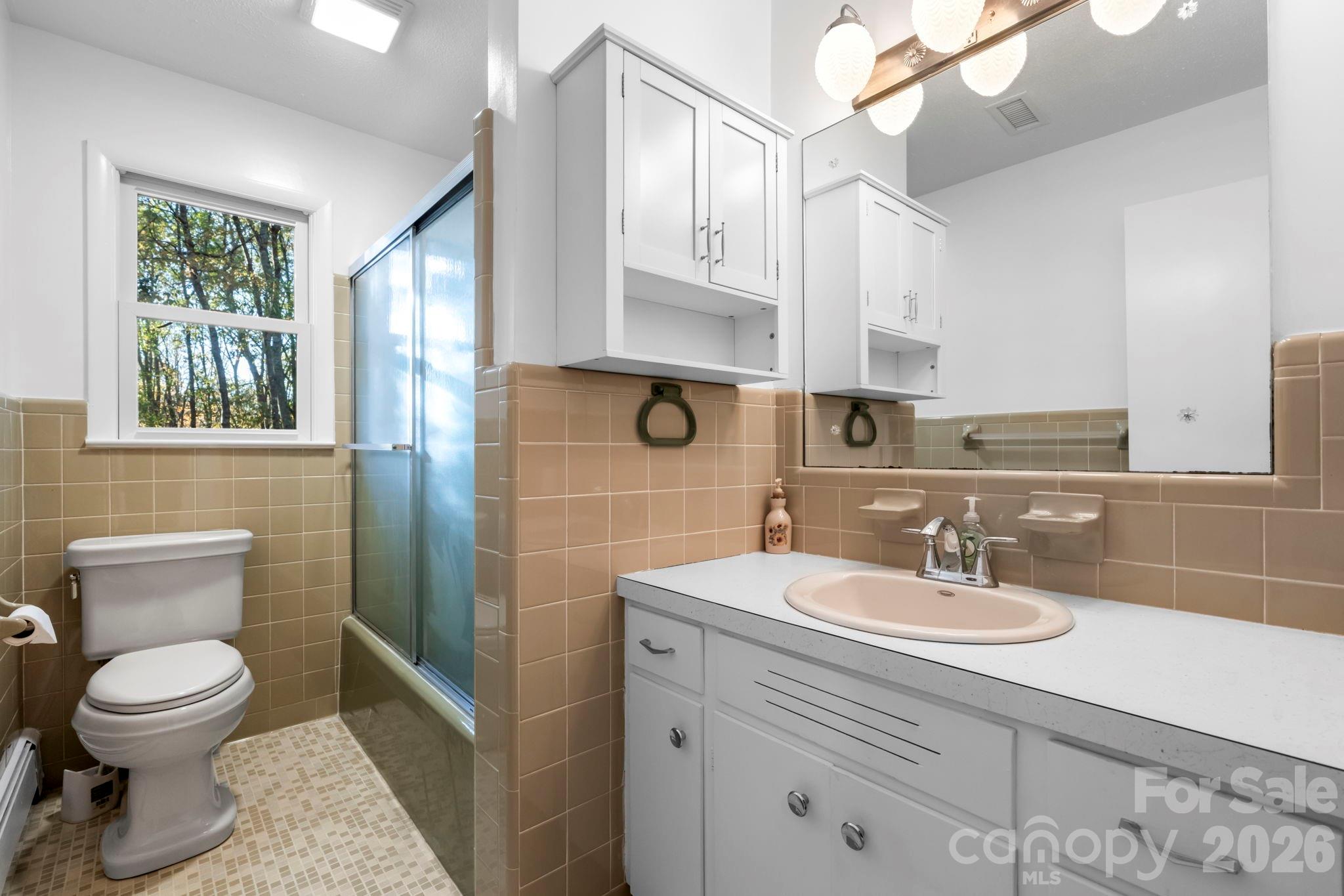 1185 10th Street Place NW — Hickory