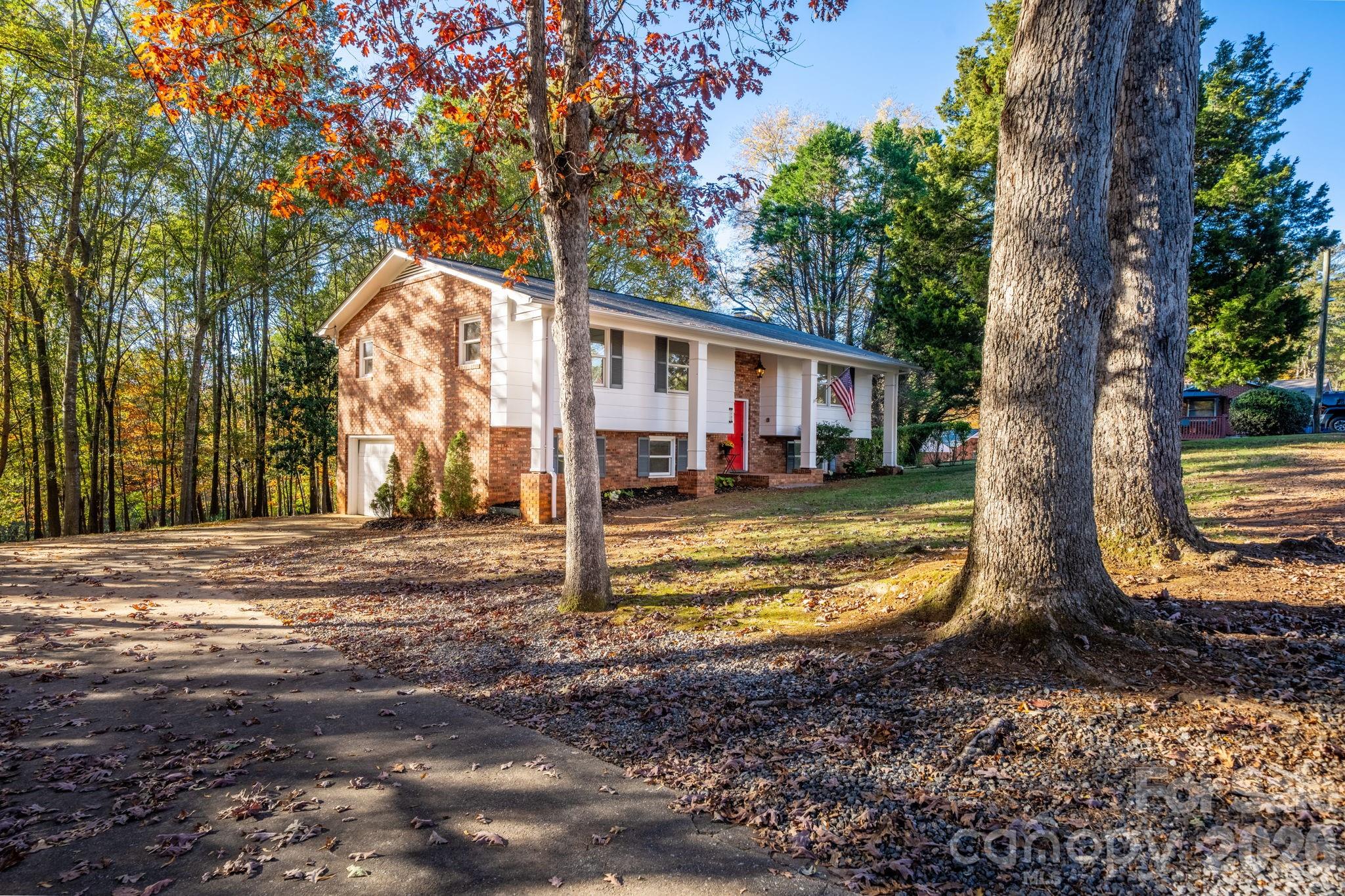 1185 10th Street Place NW — Hickory