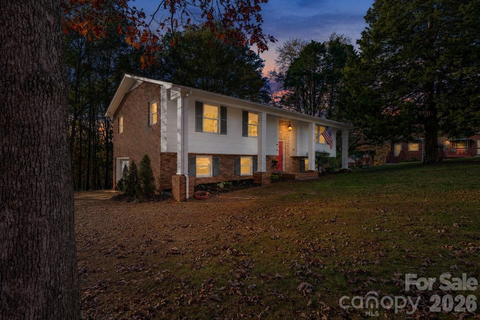 1185 10th Street Place NW — Hickory