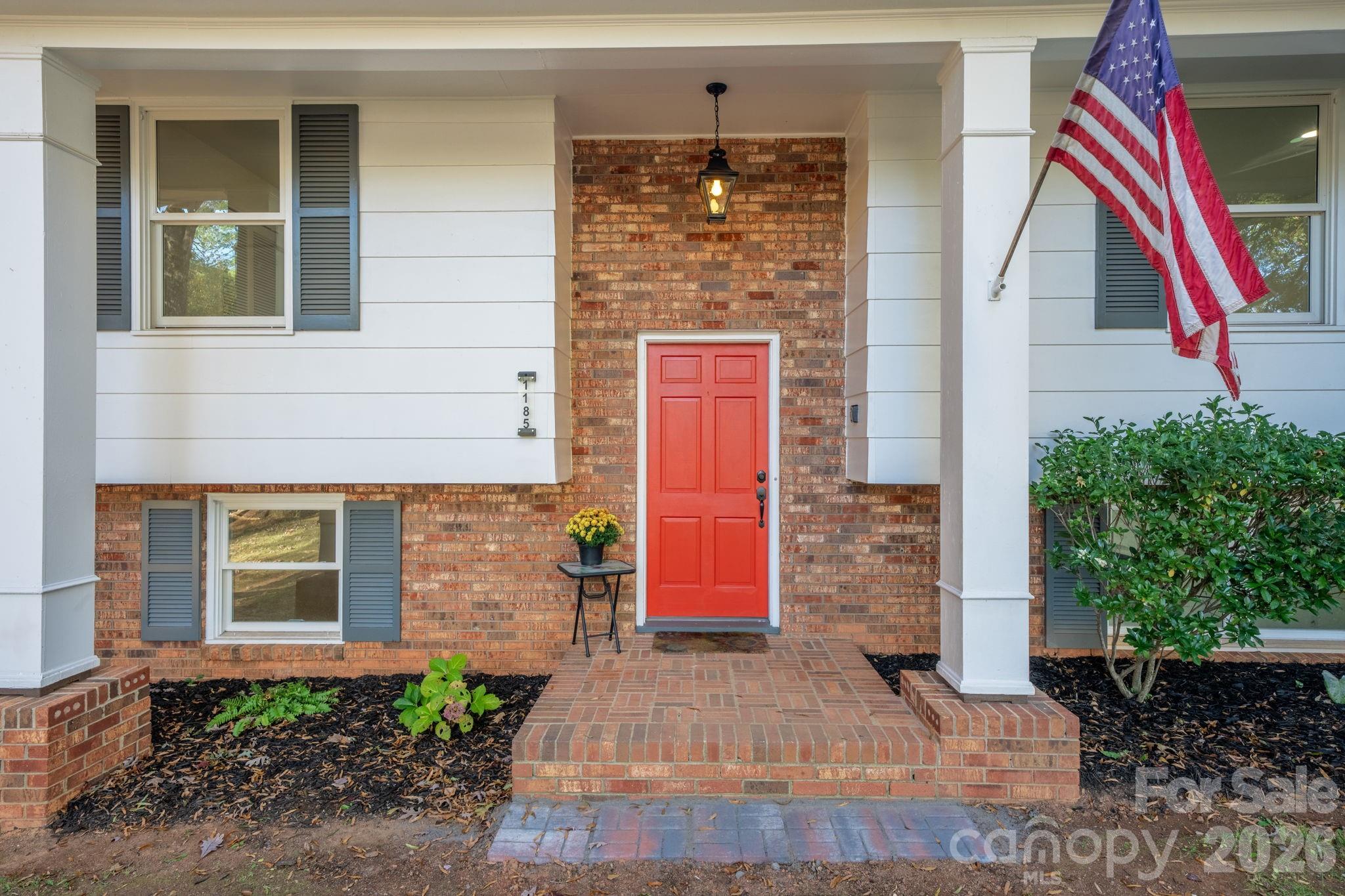 1185 10th Street Place NW — Hickory