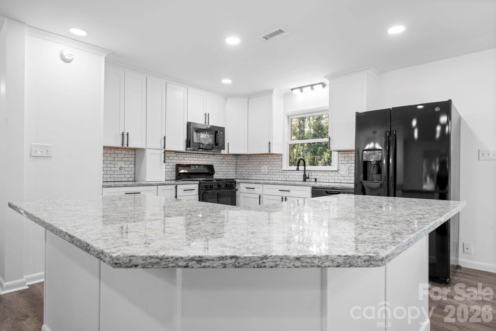 1185 10th Street Place NW — Hickory