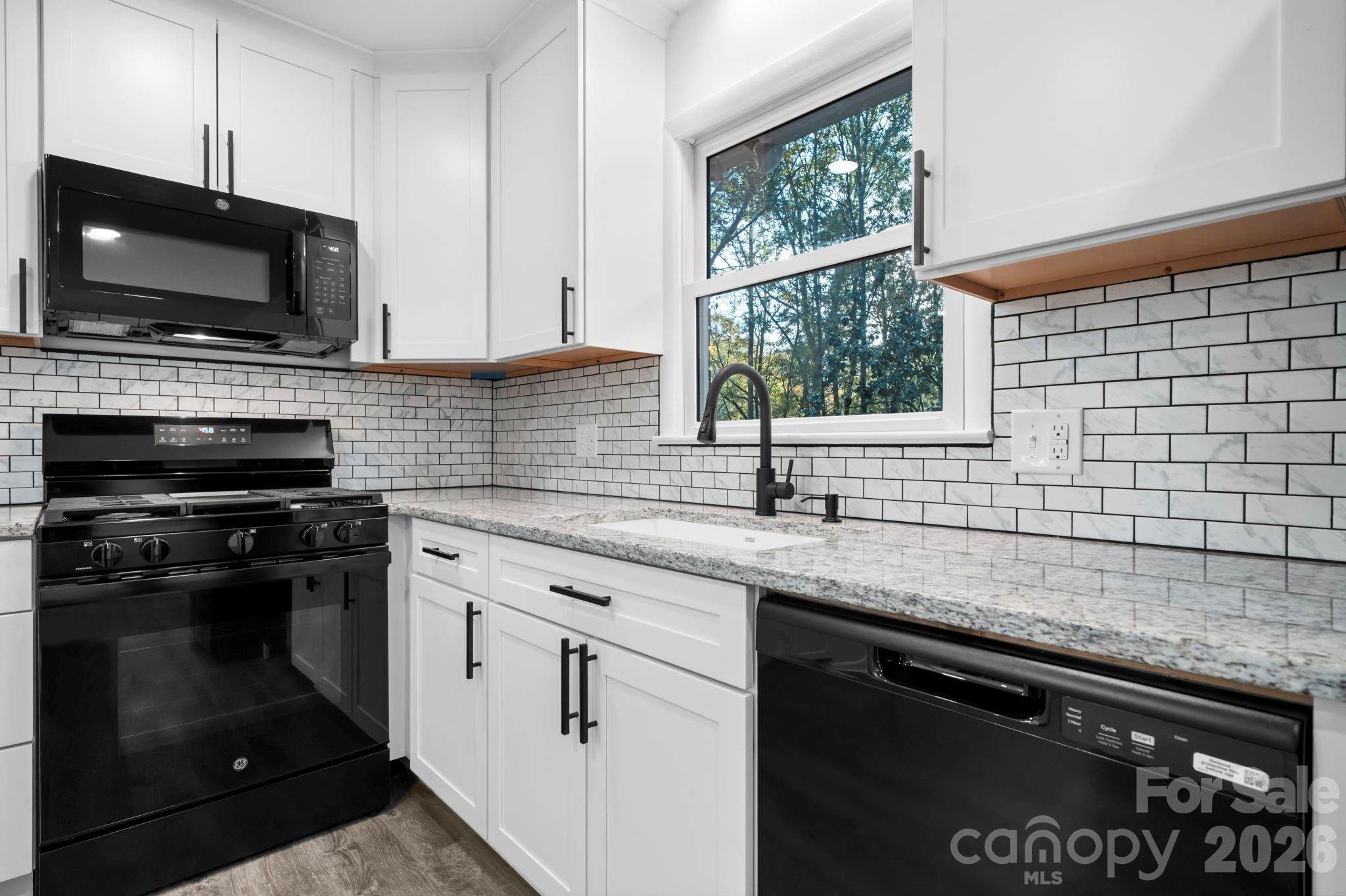 1185 10th Street Place NW — Hickory