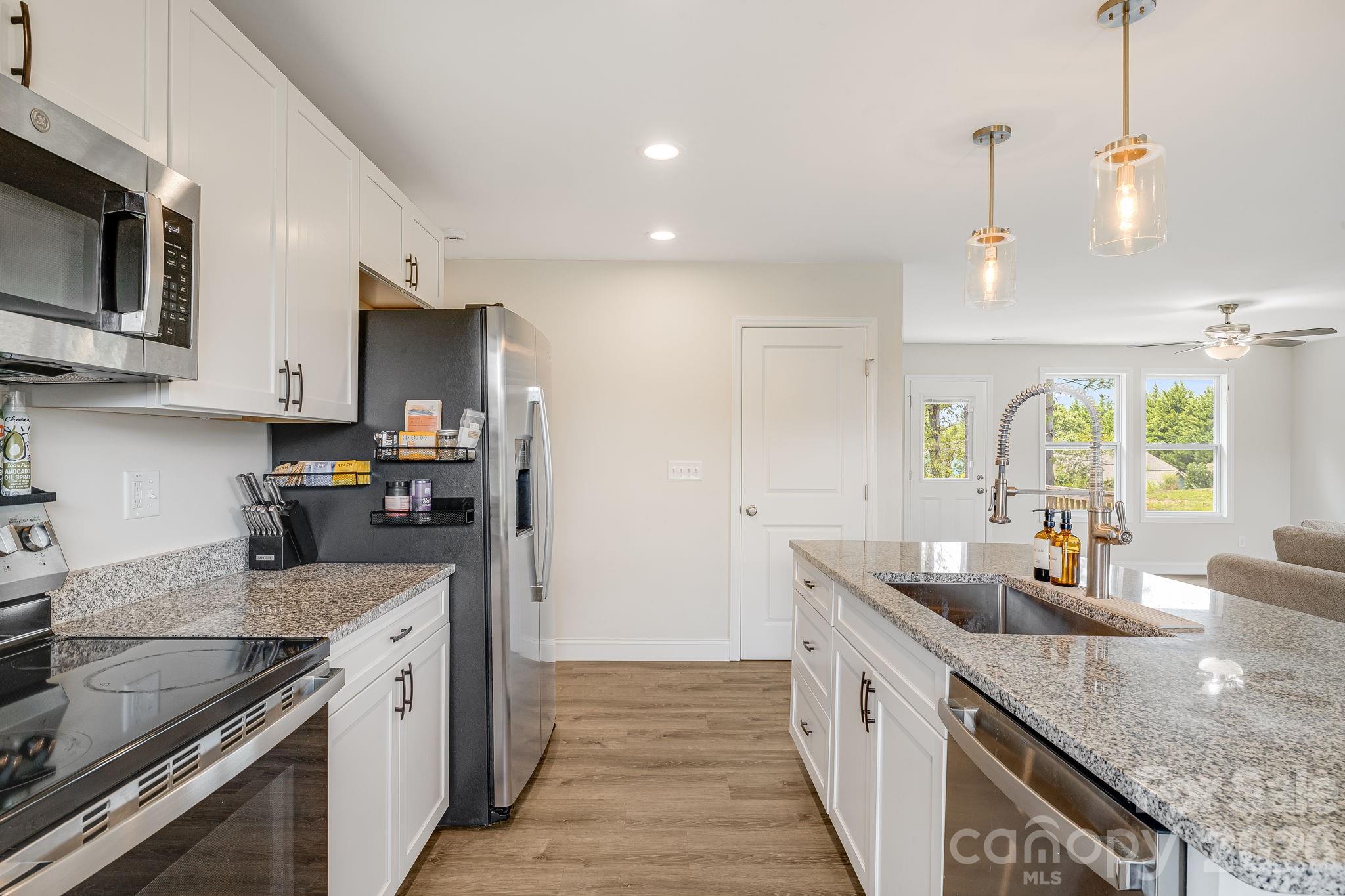 398 Point Hope Lane — Hendersonville