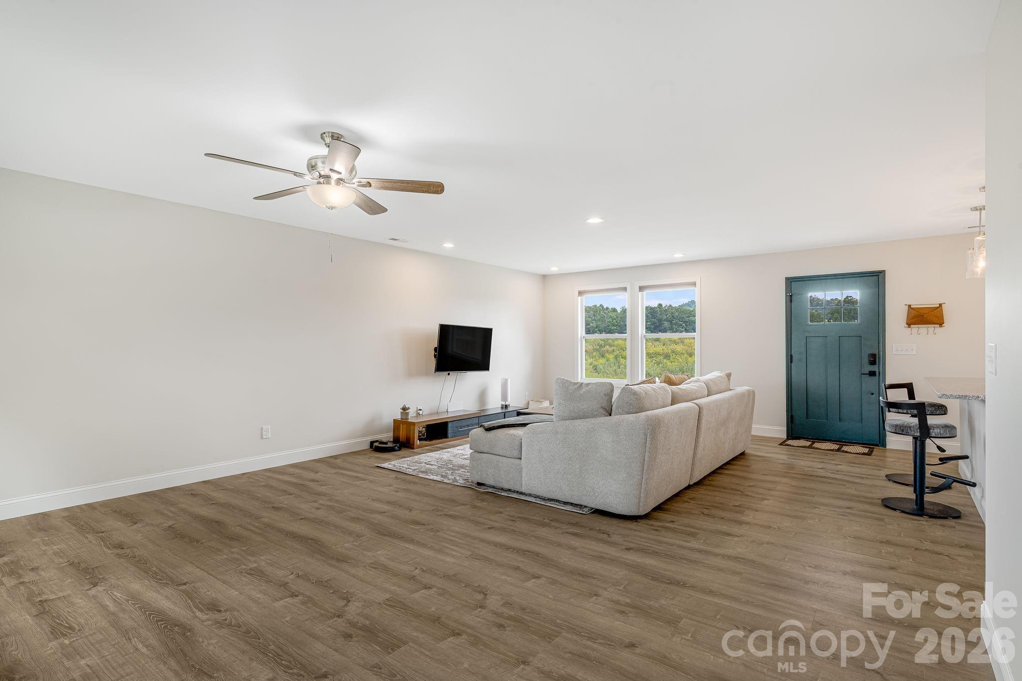 398 Point Hope Lane — Hendersonville