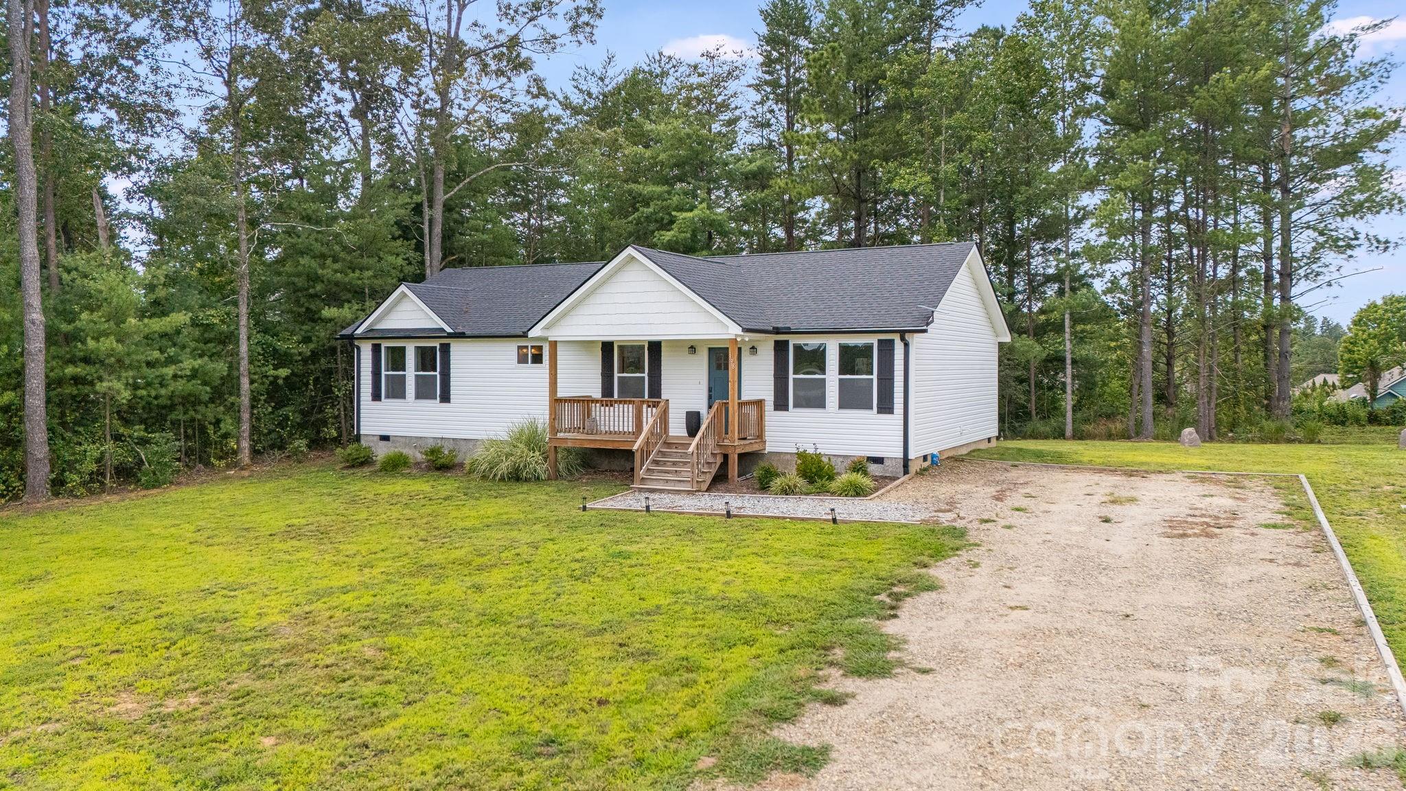398 Point Hope Lane — Hendersonville