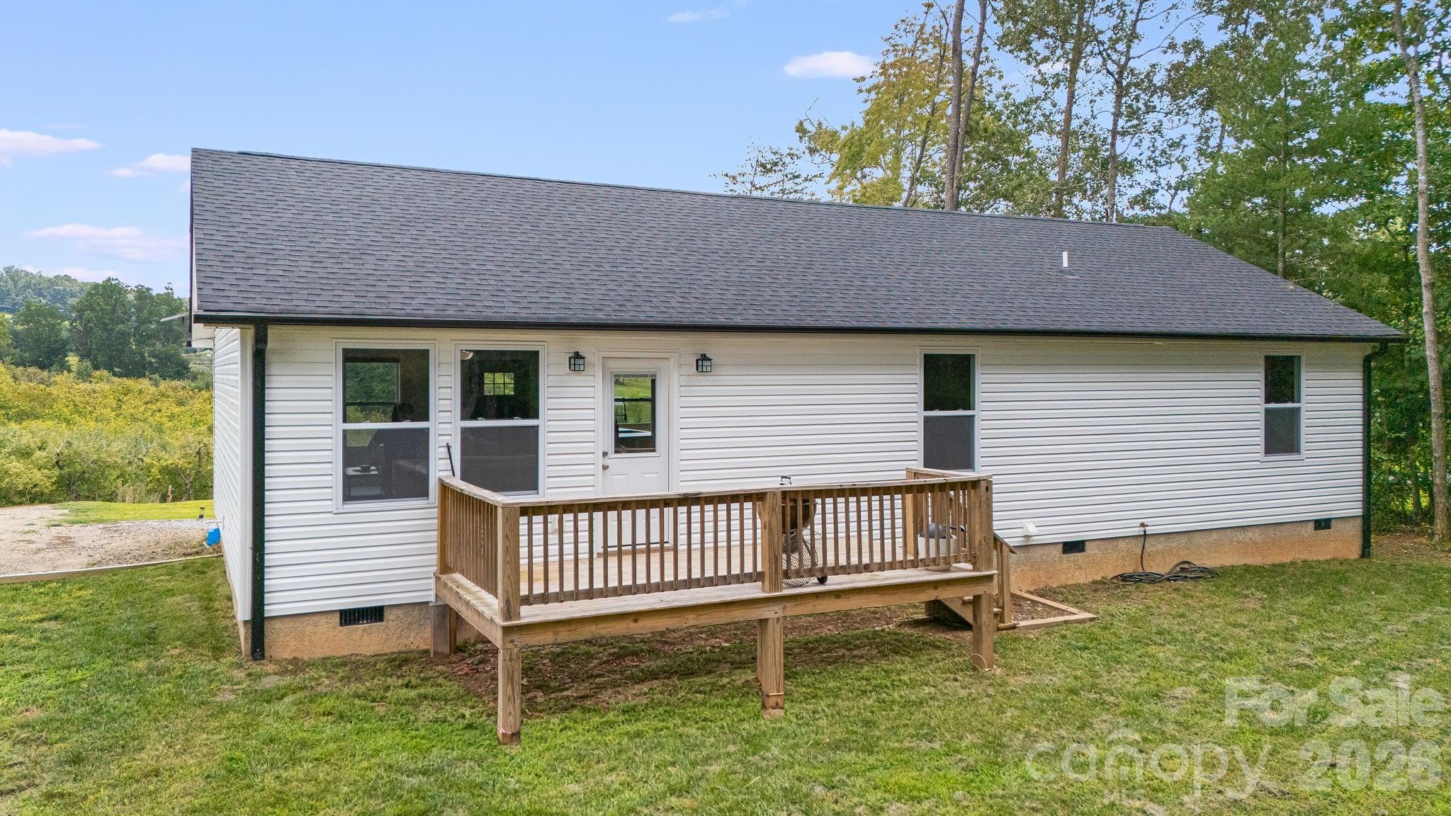 398 Point Hope Lane — Hendersonville