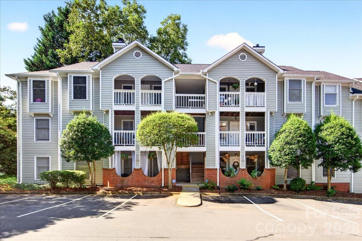 430 Queens Road #122 — Charlotte
