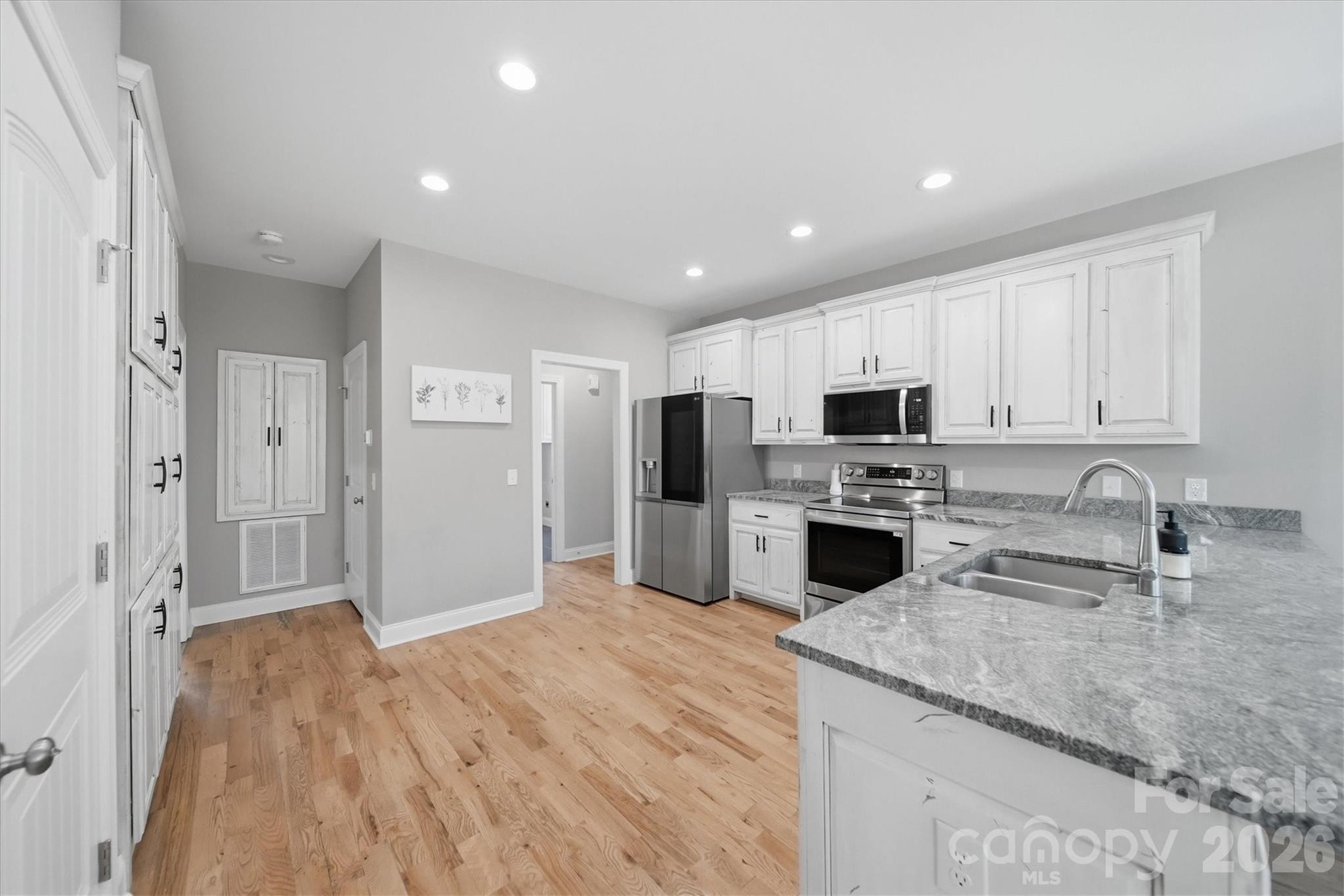 135 Maplewood Court — Hudson