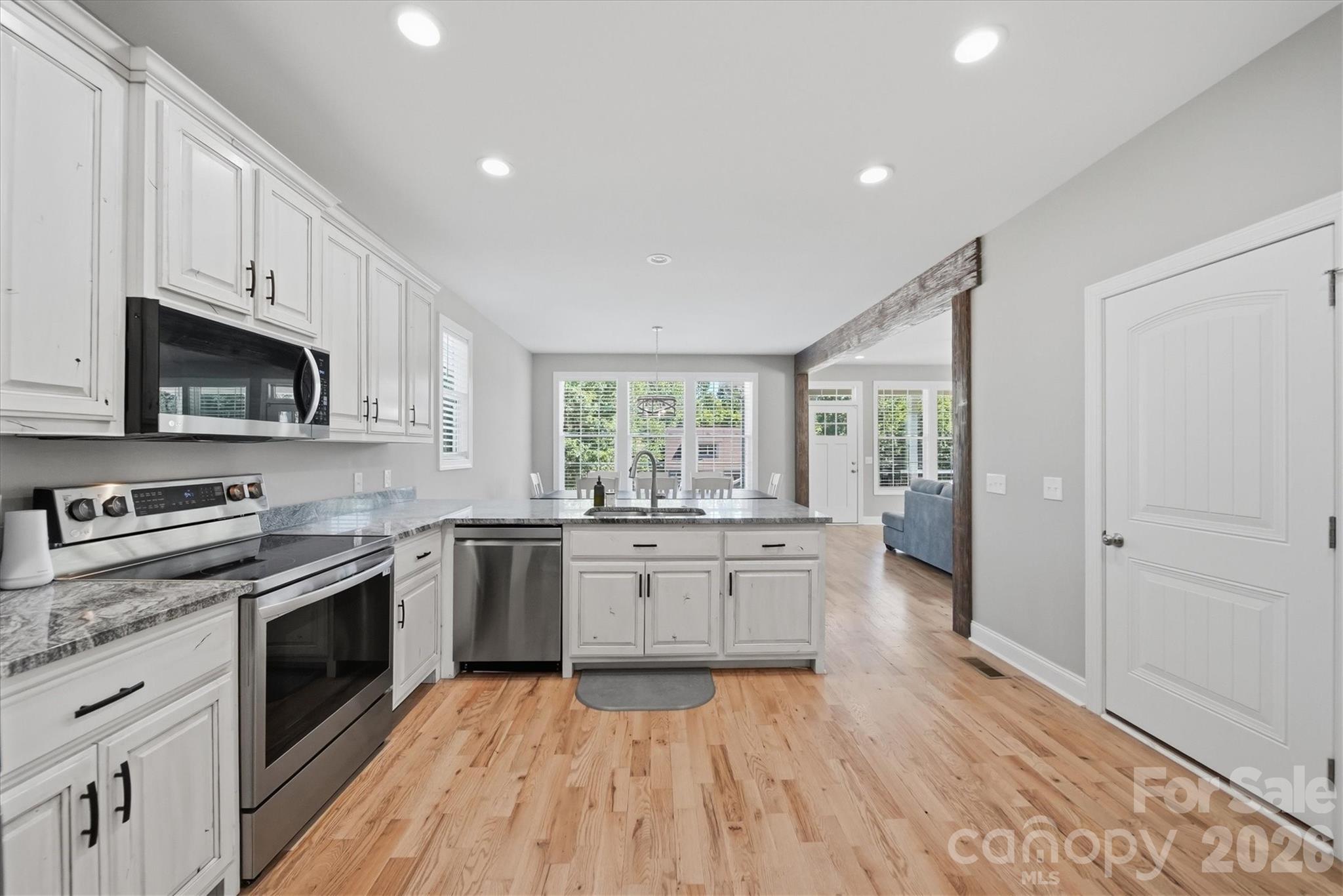135 Maplewood Court — Hudson