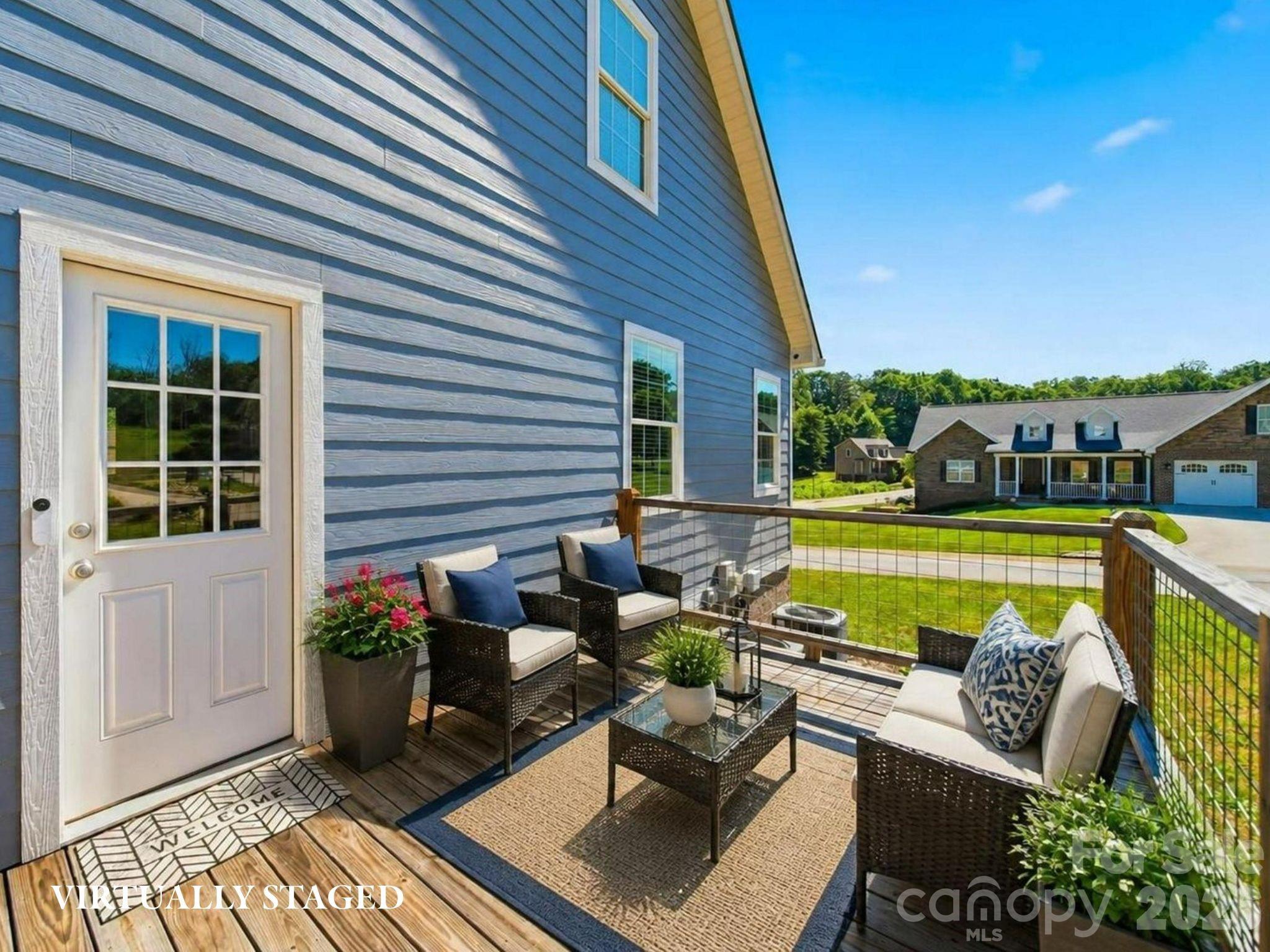 135 Maplewood Court — Hudson