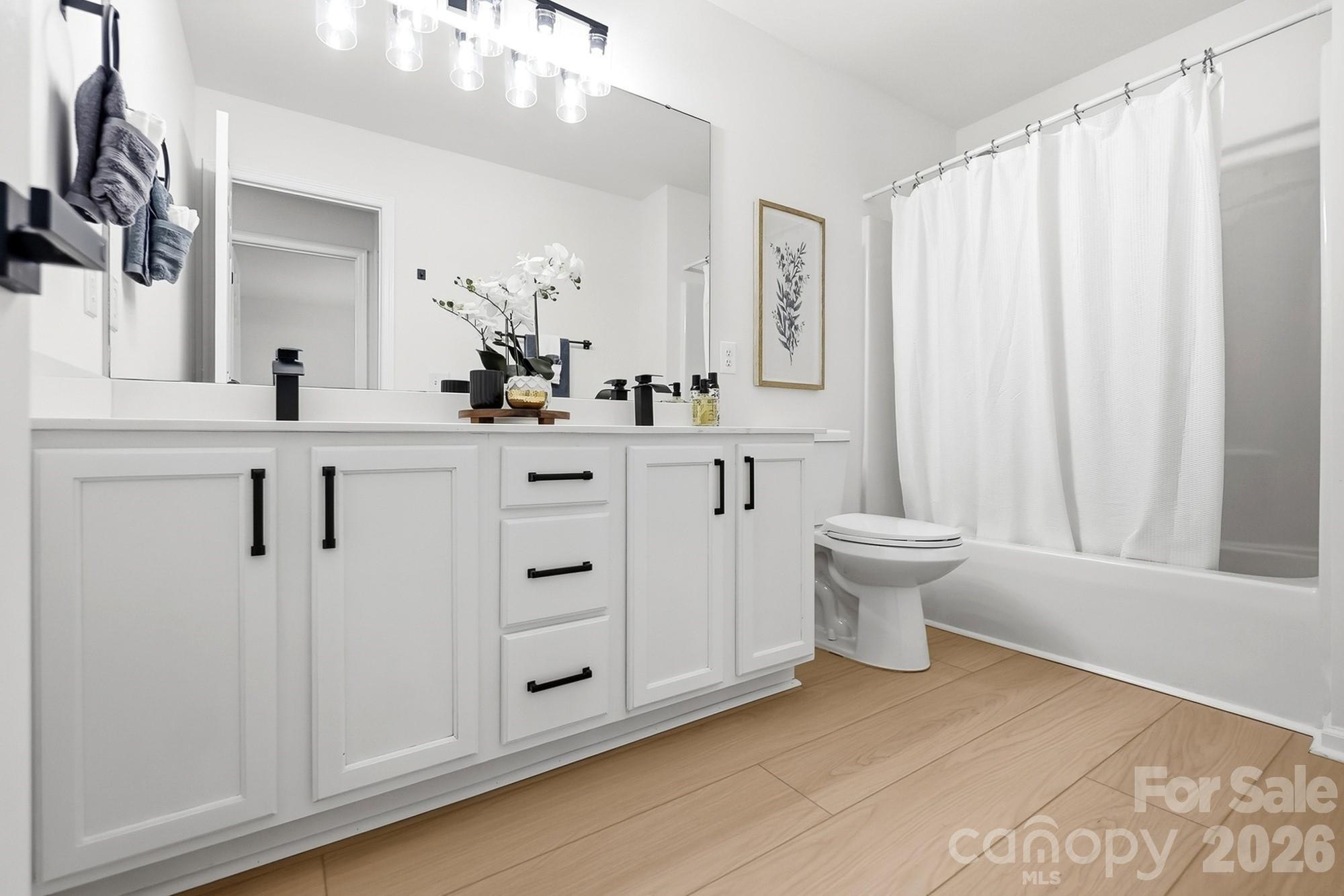 13800 Woody Point Road — Charlotte