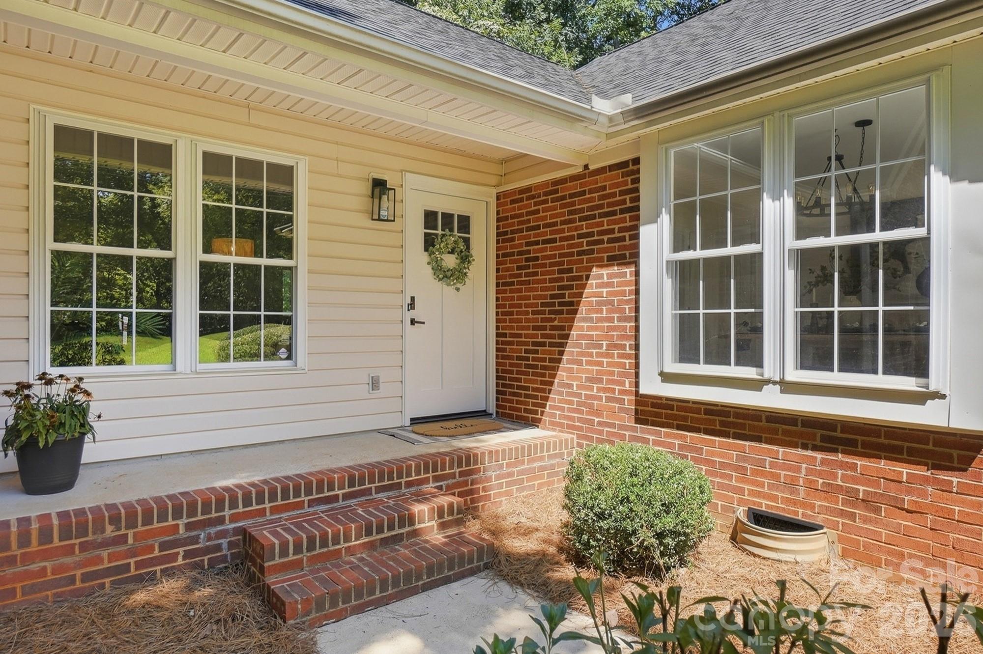 13800 Woody Point Road — Charlotte