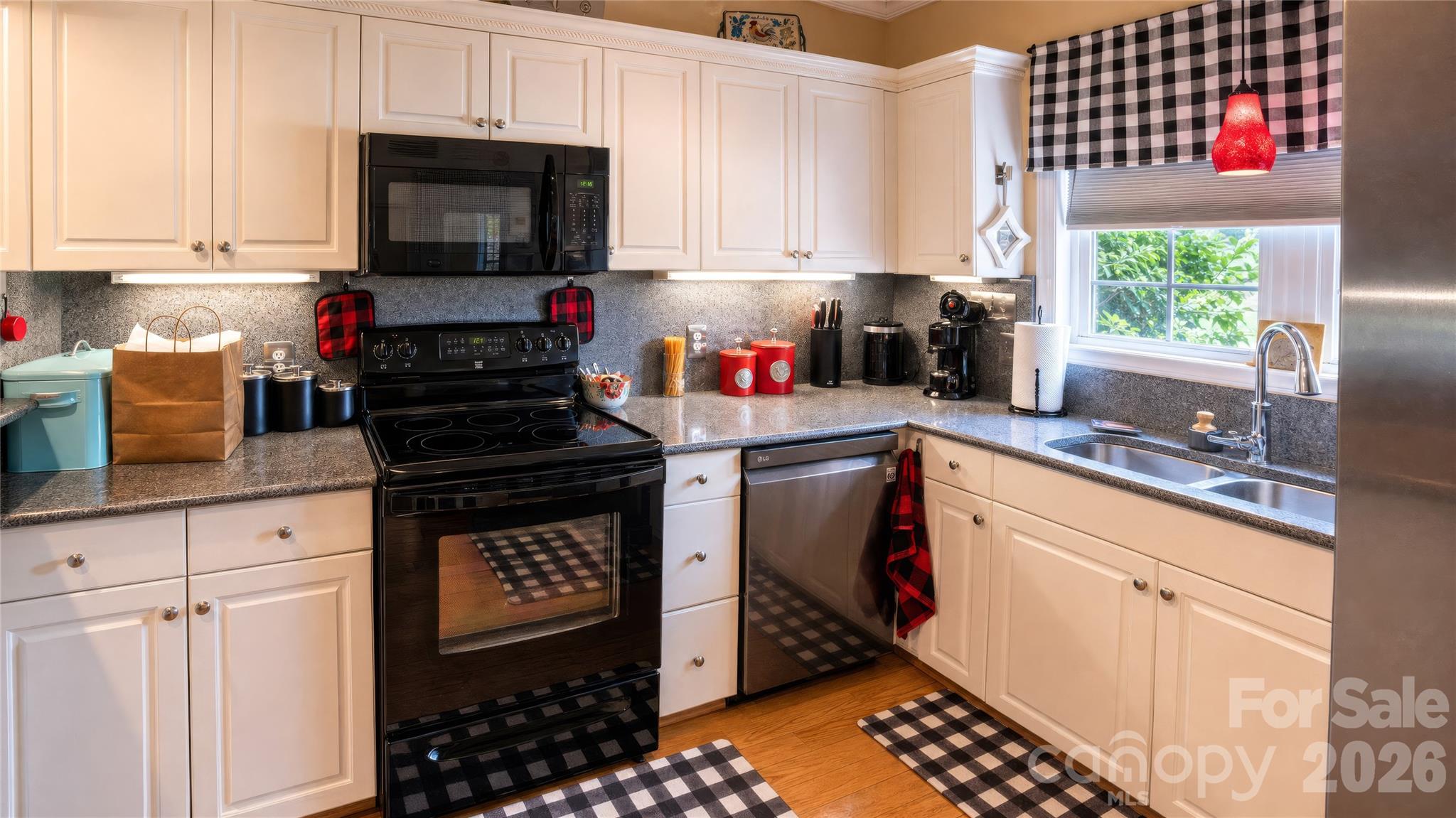 140 Lady Slipper Lane SW — Valdese