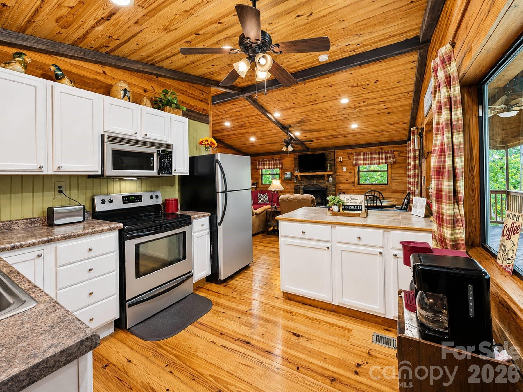 218 Tuskeegee Acres Road — Robbinsville