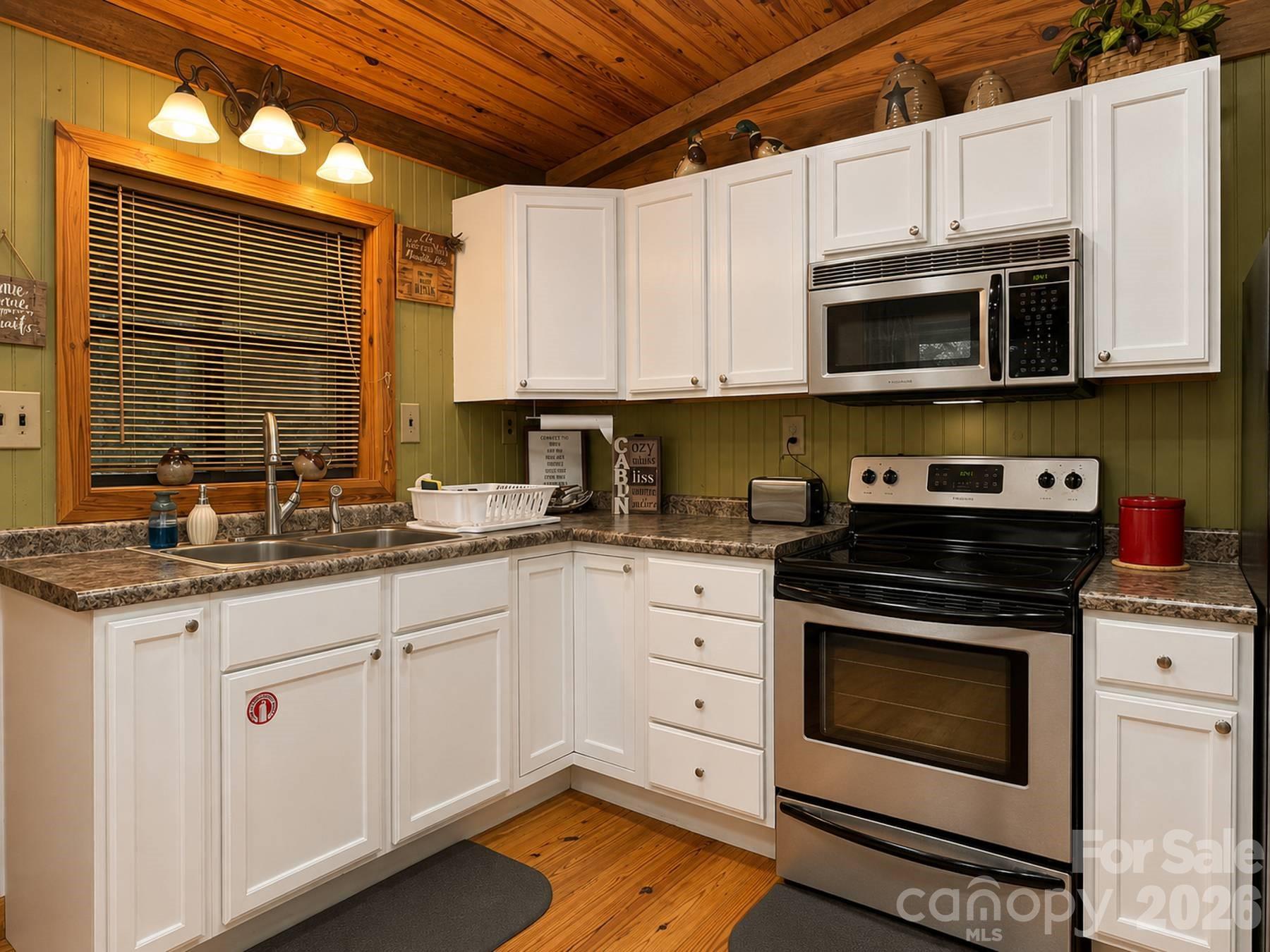 218 Tuskeegee Acres Road — Robbinsville
