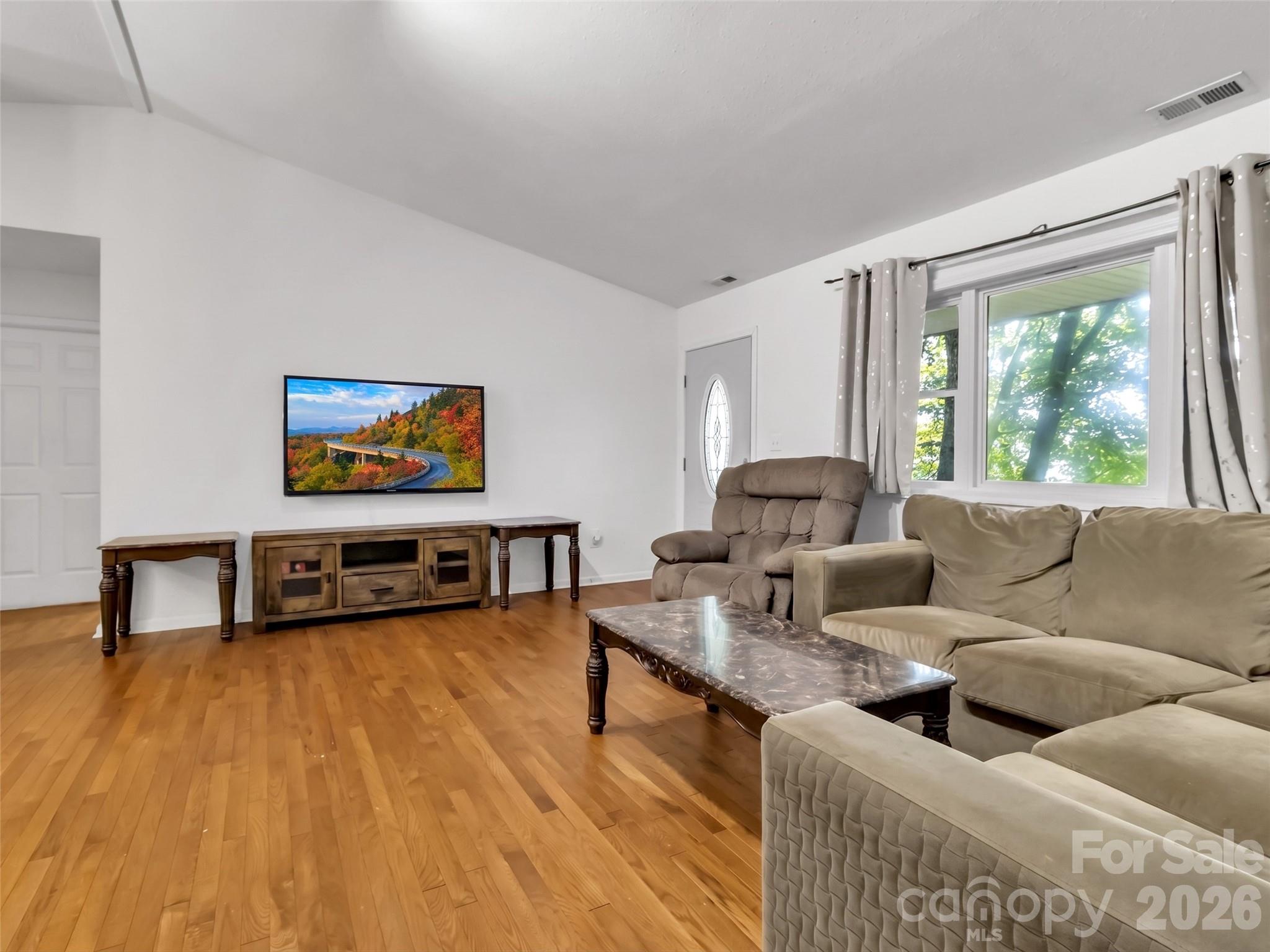 115 Knoll Ridge Lane — Waynesville