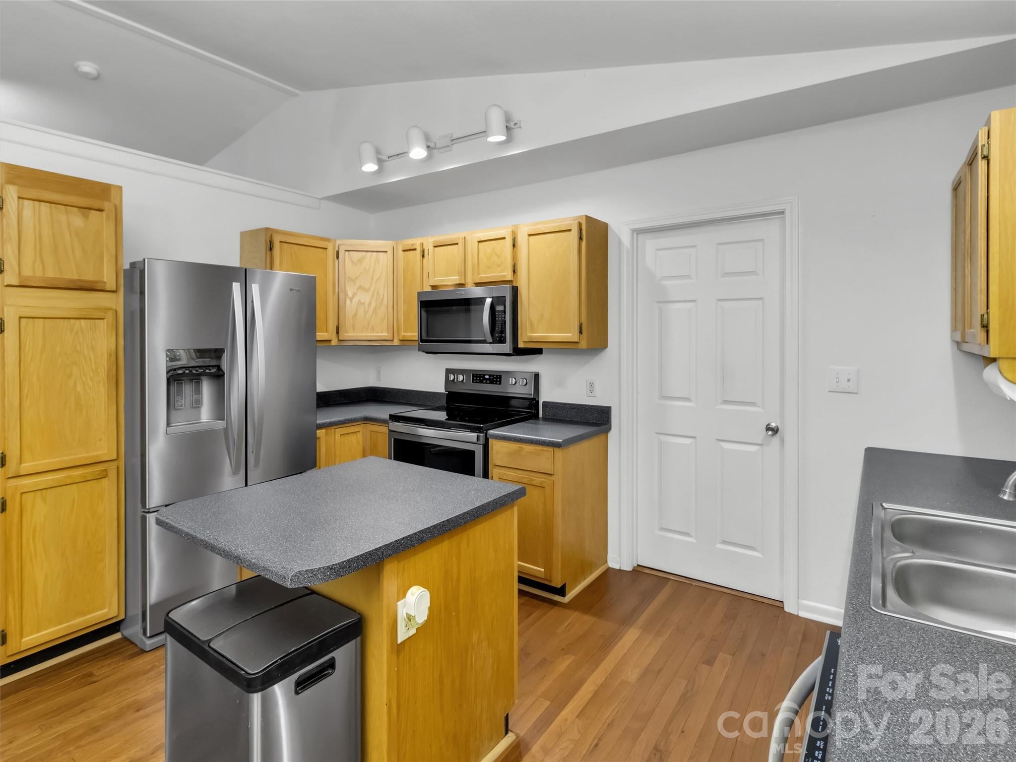 115 Knoll Ridge Lane — Waynesville