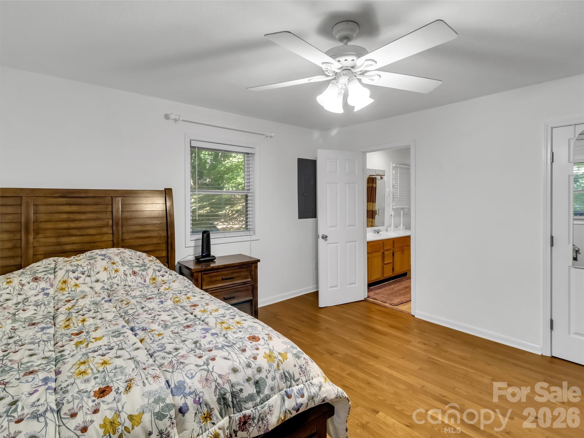 115 Knoll Ridge Lane — Waynesville