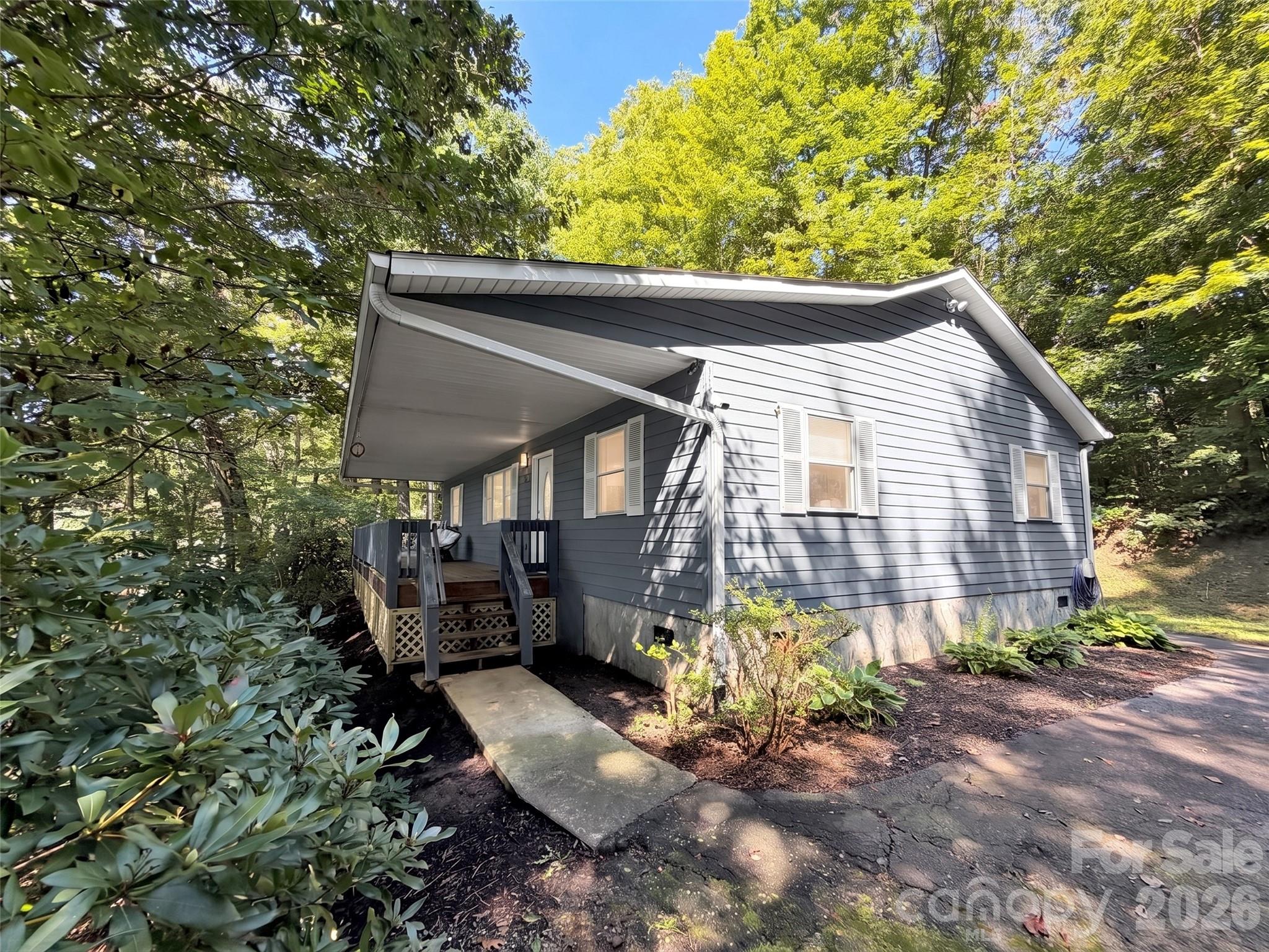 115 Knoll Ridge Lane — Waynesville