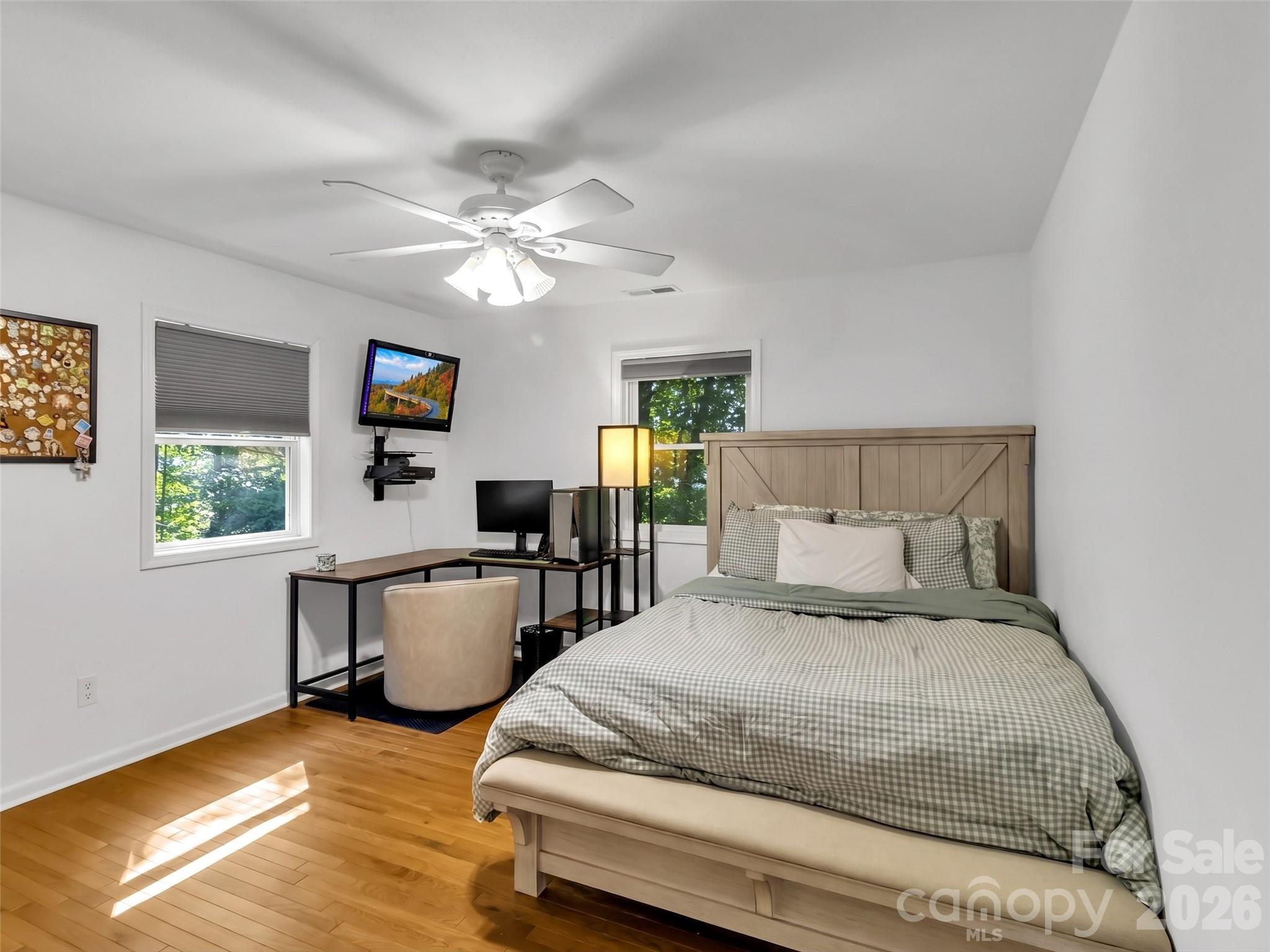 115 Knoll Ridge Lane — Waynesville