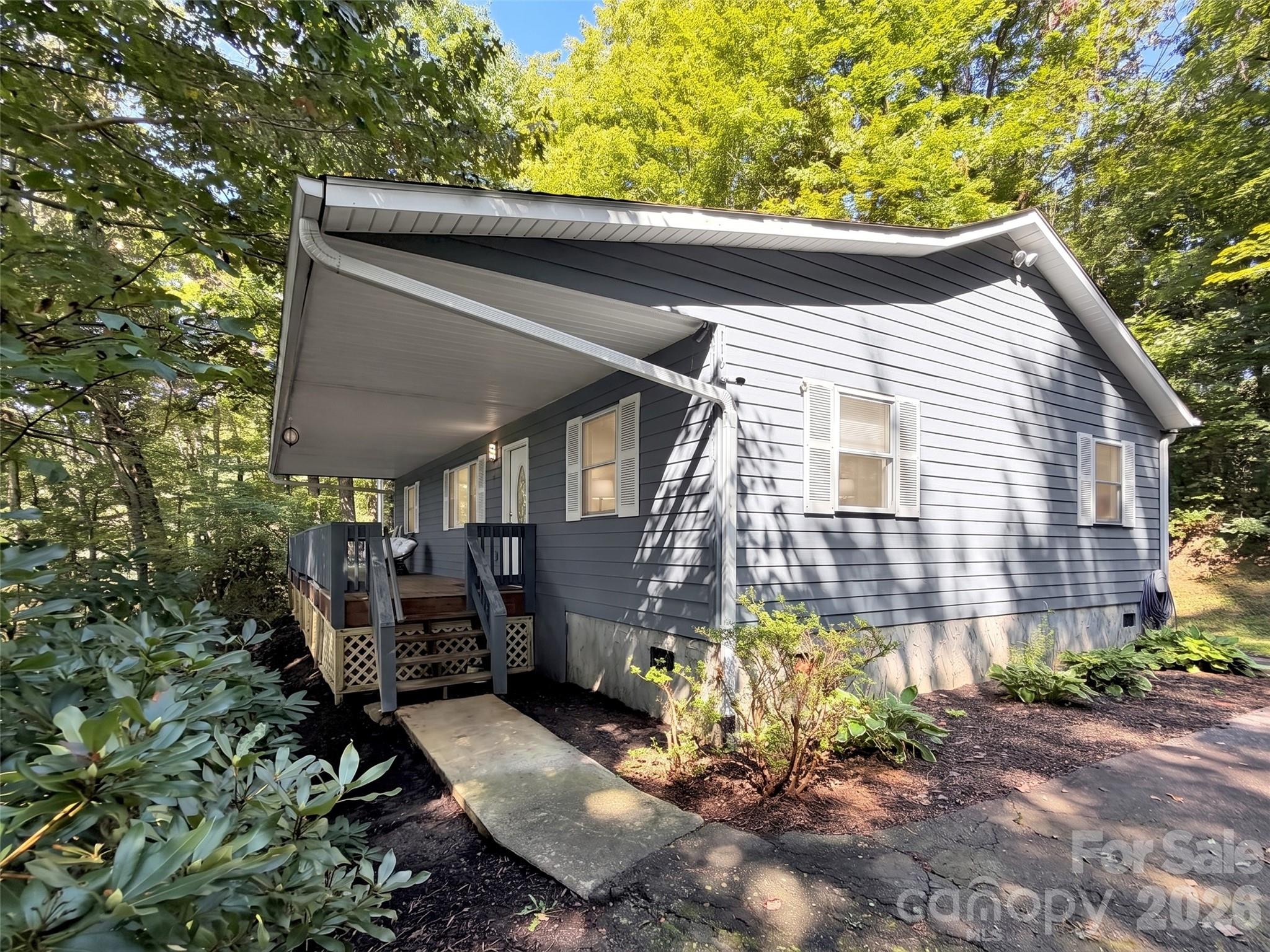115 Knoll Ridge Lane — Waynesville